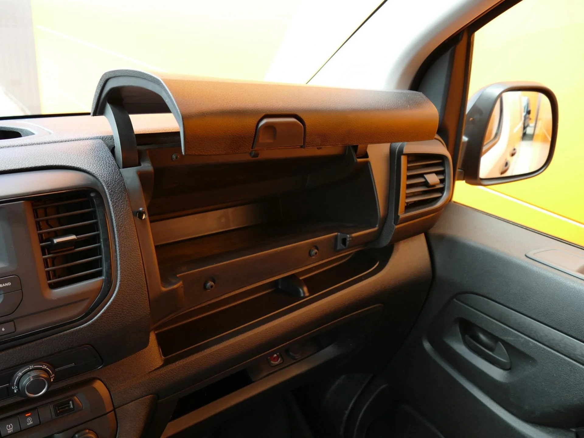 OPEL VIVARO - Miniature 9 sur 32 - Cliquer pour voir cette photo