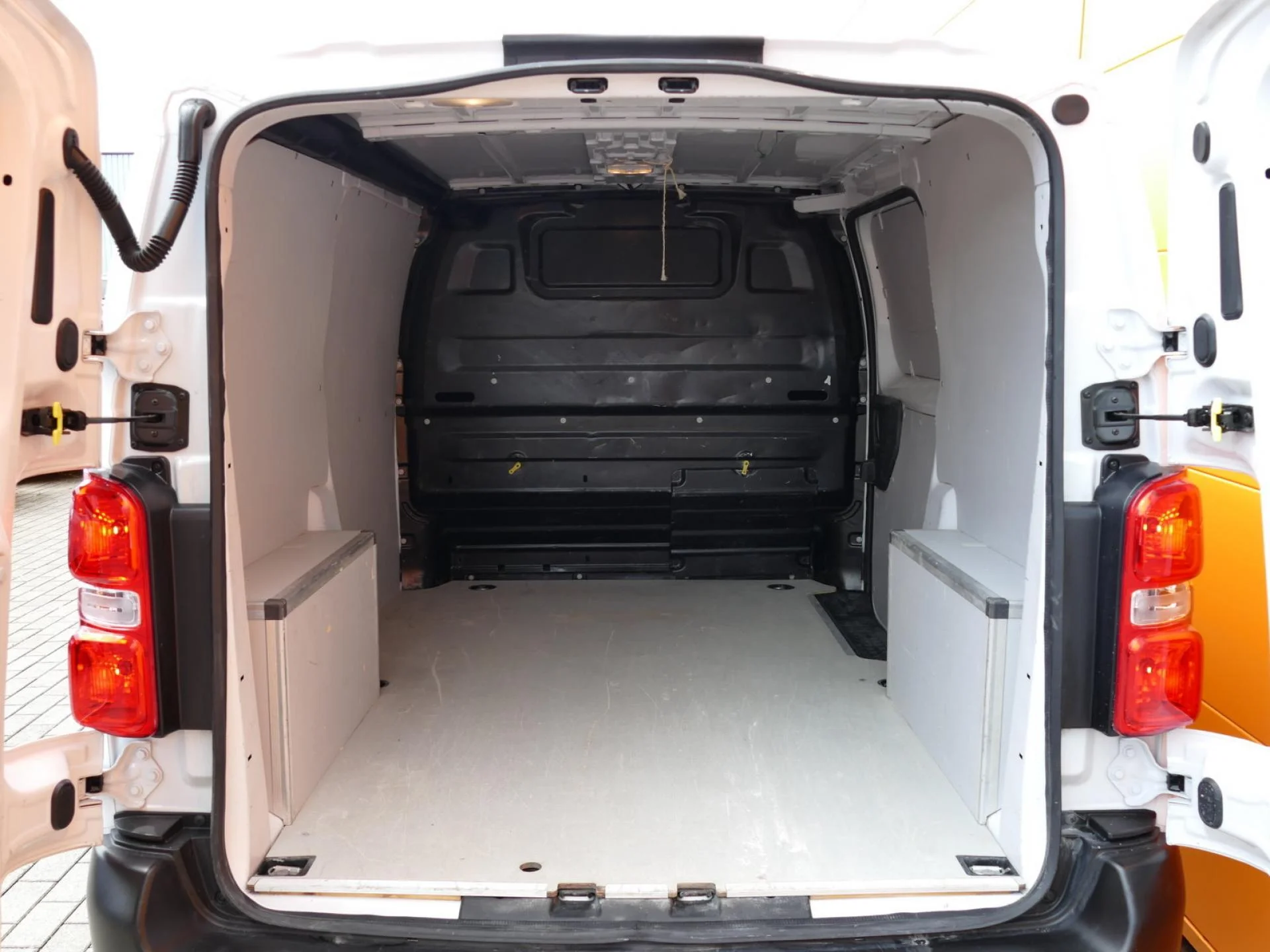 OPEL VIVARO - Miniature 21 sur 32 - Cliquer pour voir cette photo