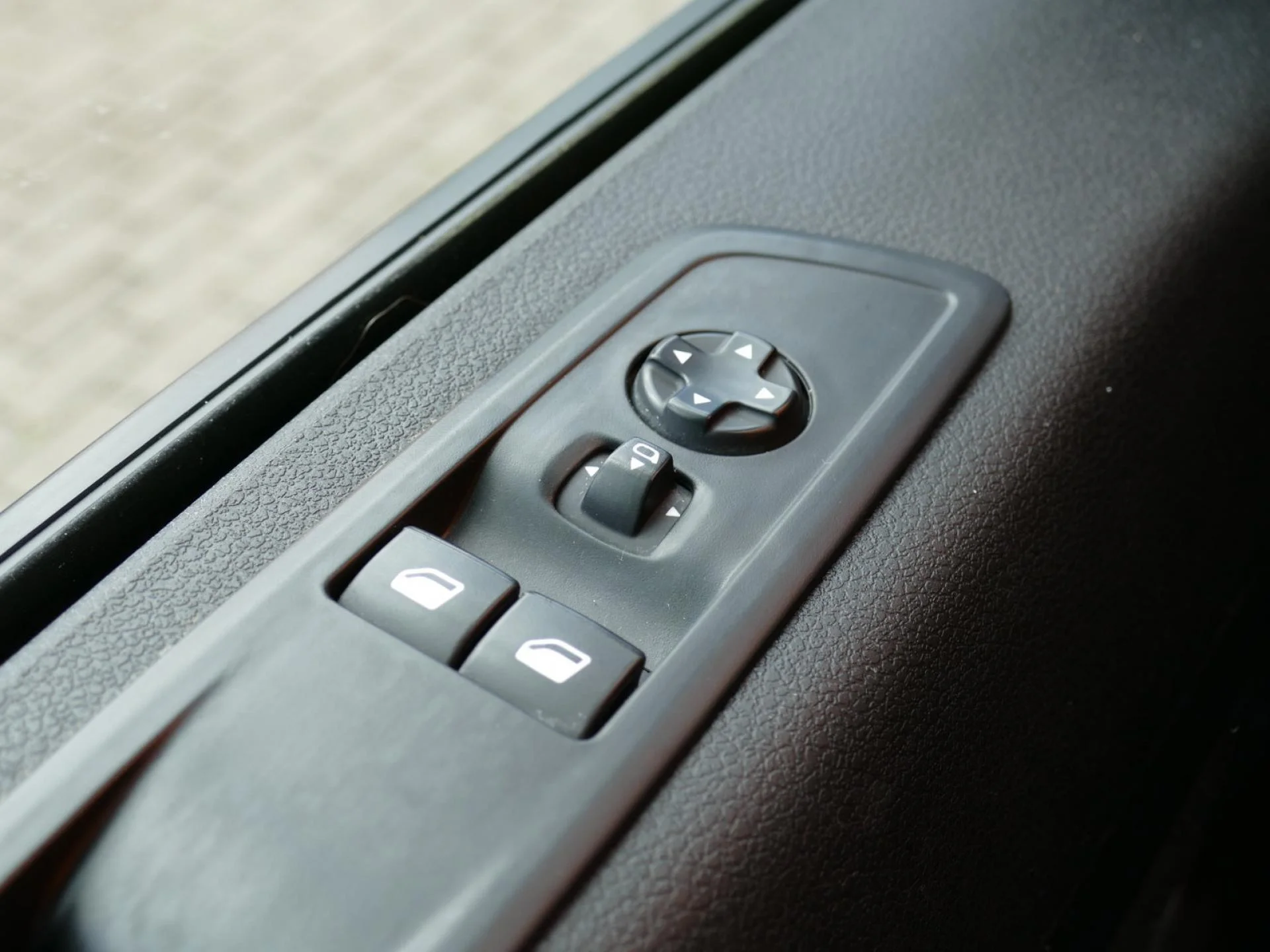 OPEL VIVARO - Miniature 13 sur 32 - Cliquer pour voir cette photo
