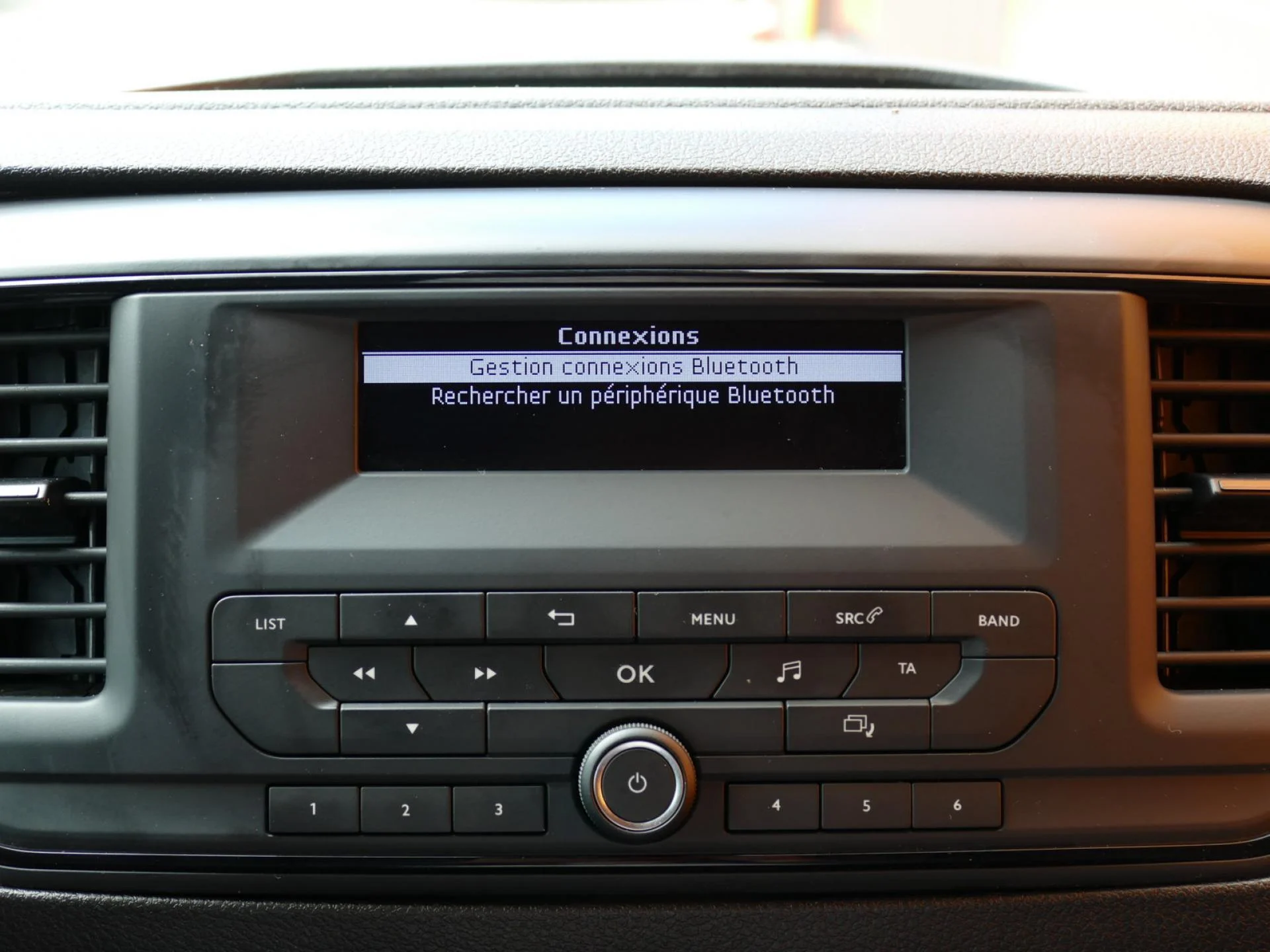 OPEL VIVARO - Miniature 17 sur 32 - Cliquer pour voir cette photo