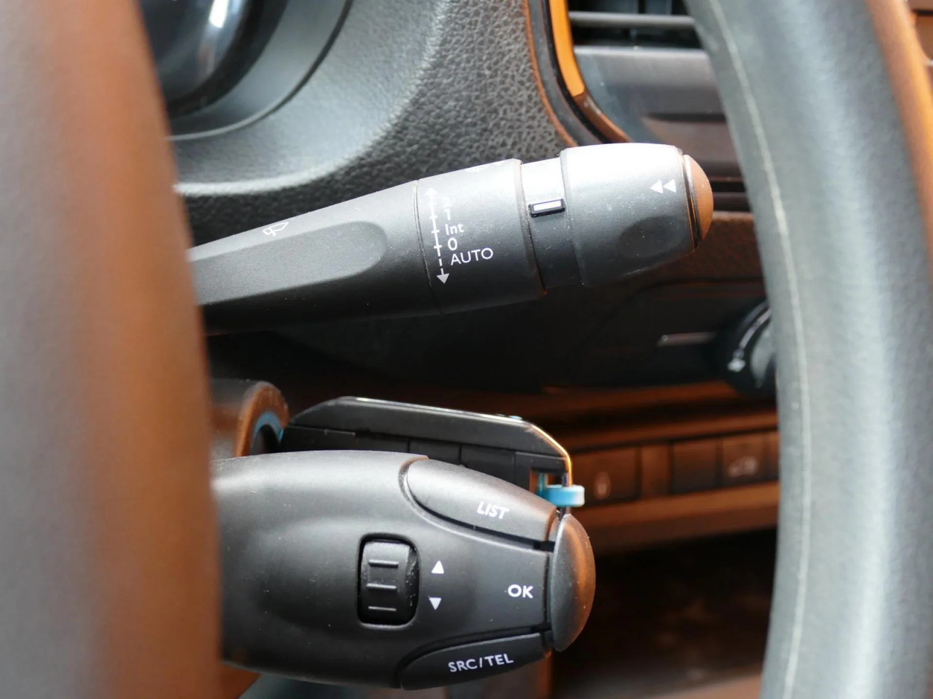 OPEL VIVARO - Miniature 23 sur 32 - Cliquer pour voir cette photo