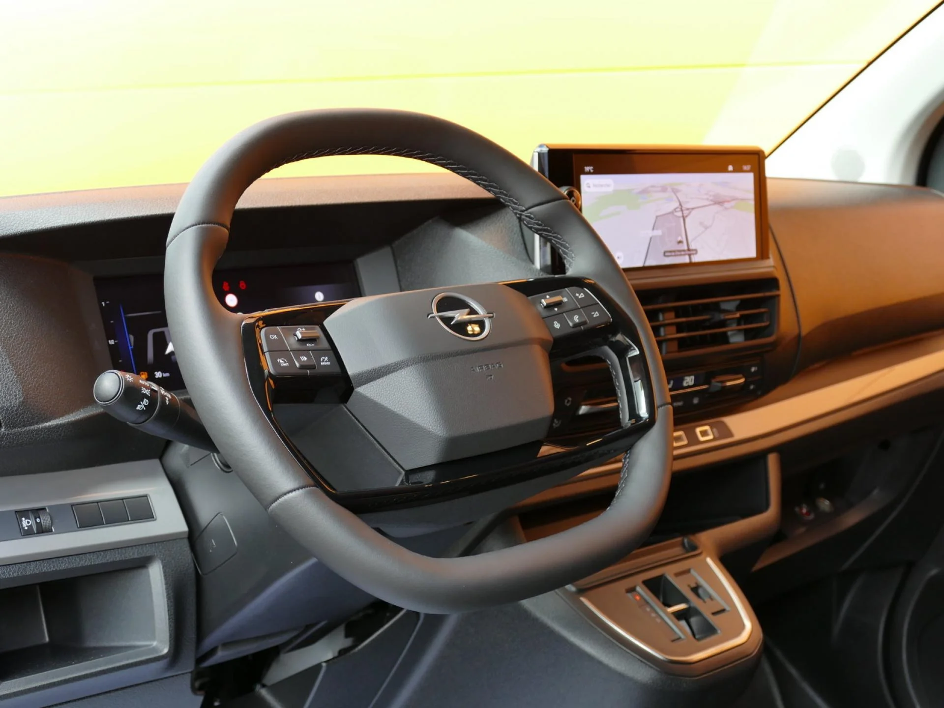 OPEL VIVARO - Miniature 31 sur 36 - Cliquer pour voir cette photo