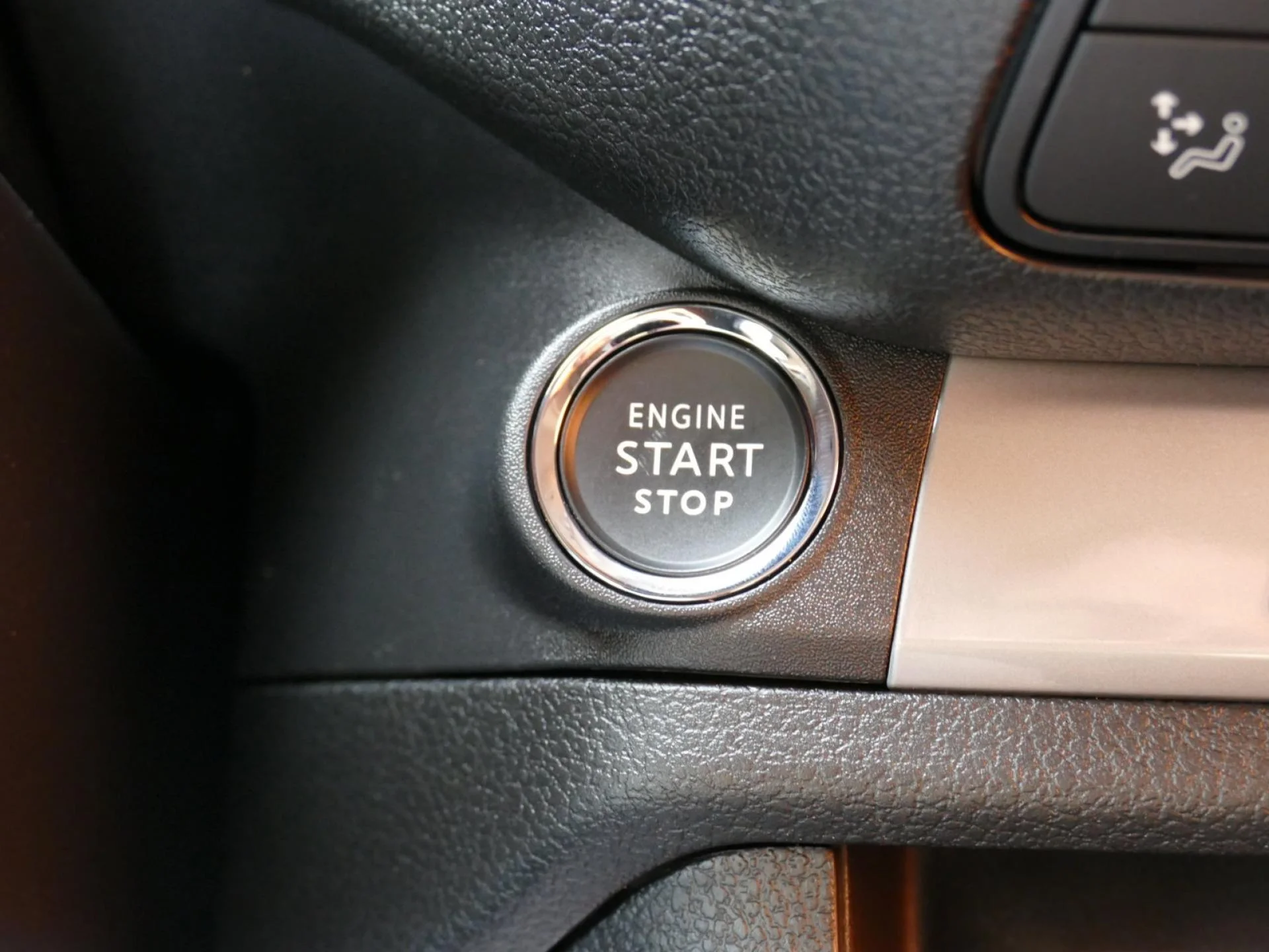 OPEL VIVARO - Miniature 21 sur 36 - Cliquer pour voir cette photo