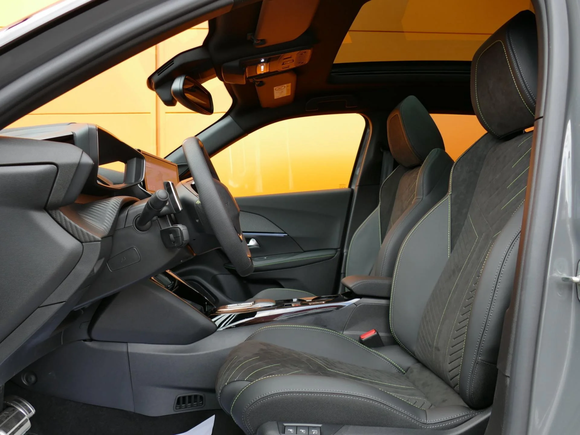 PEUGEOT 2008 - Miniature 5 sur 37 - Cliquer pour voir cette photo