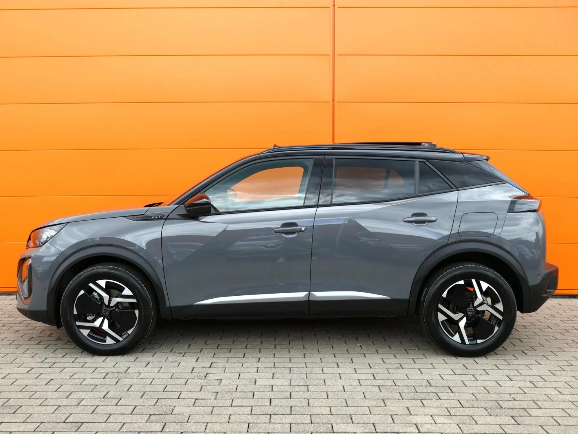 PEUGEOT 2008 - Miniature 2 sur 37 - Cliquer pour voir cette photo