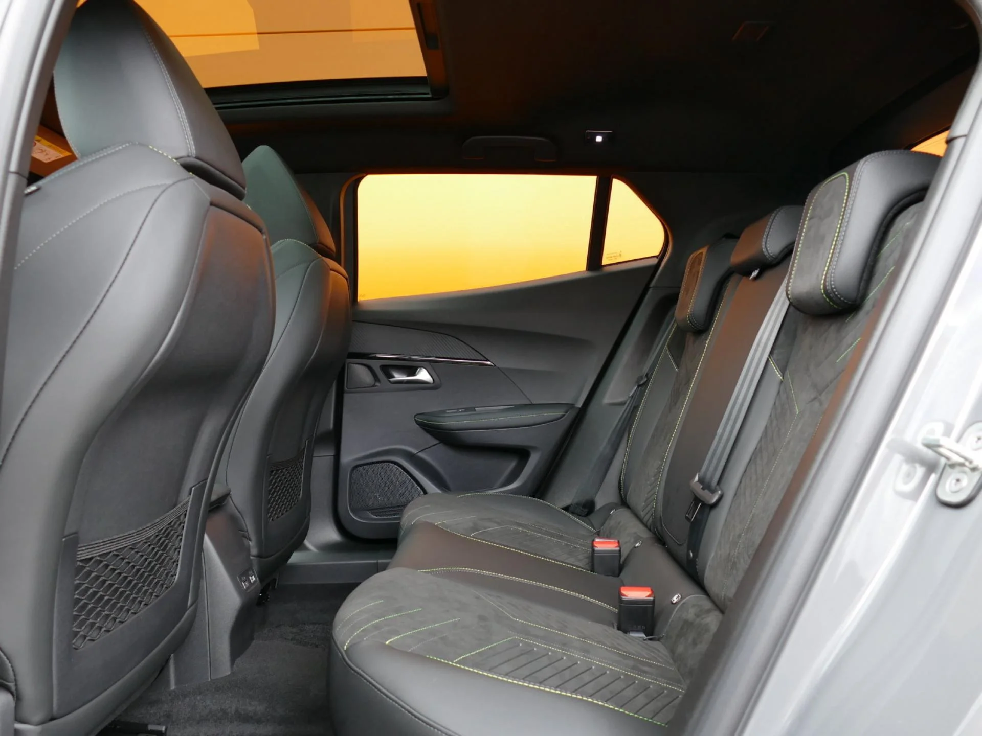 PEUGEOT 2008 - Miniature 7 sur 37 - Cliquer pour voir cette photo
