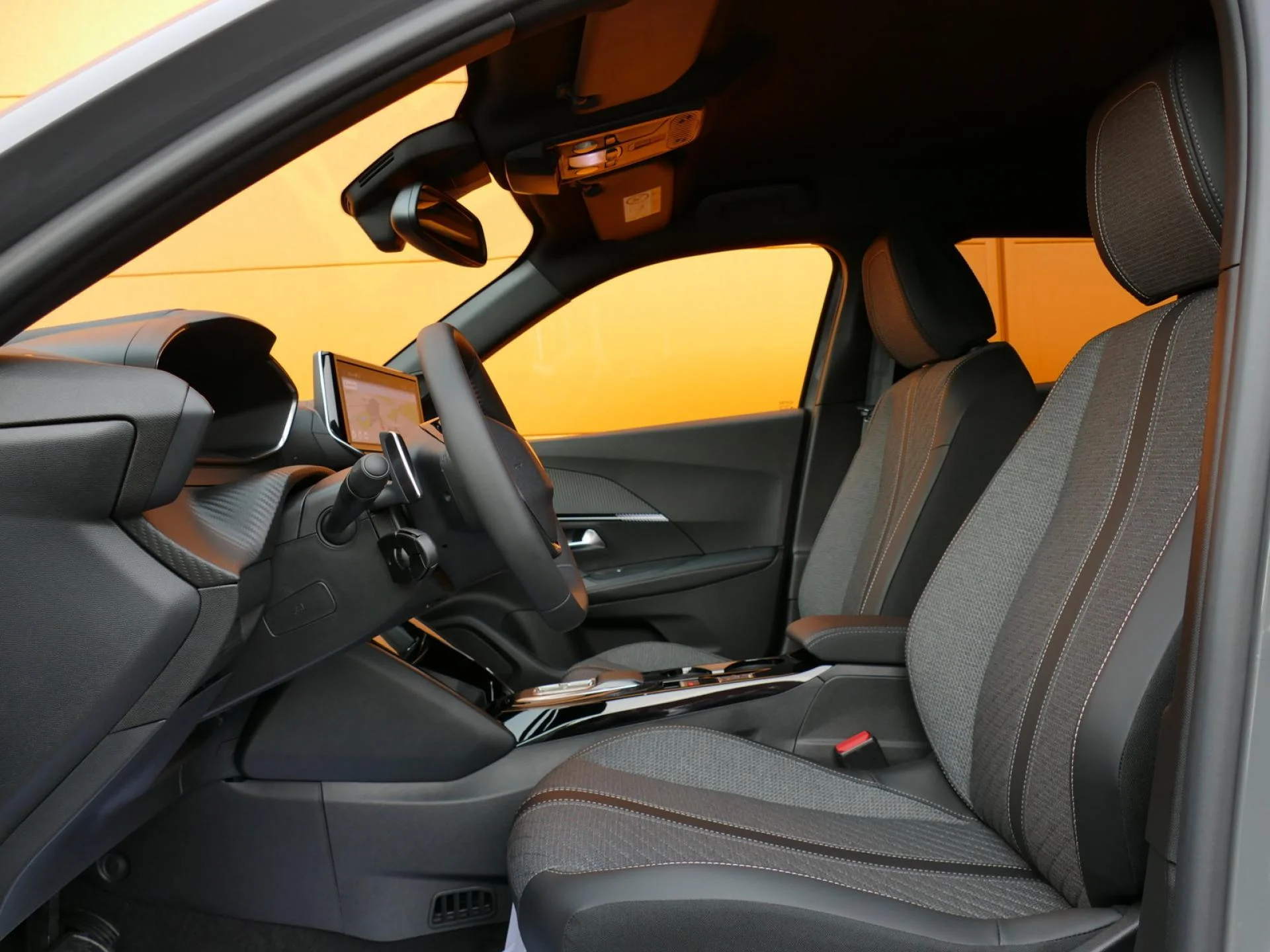 PEUGEOT 2008 - Miniature 6 sur 21 - Cliquer pour voir cette photo