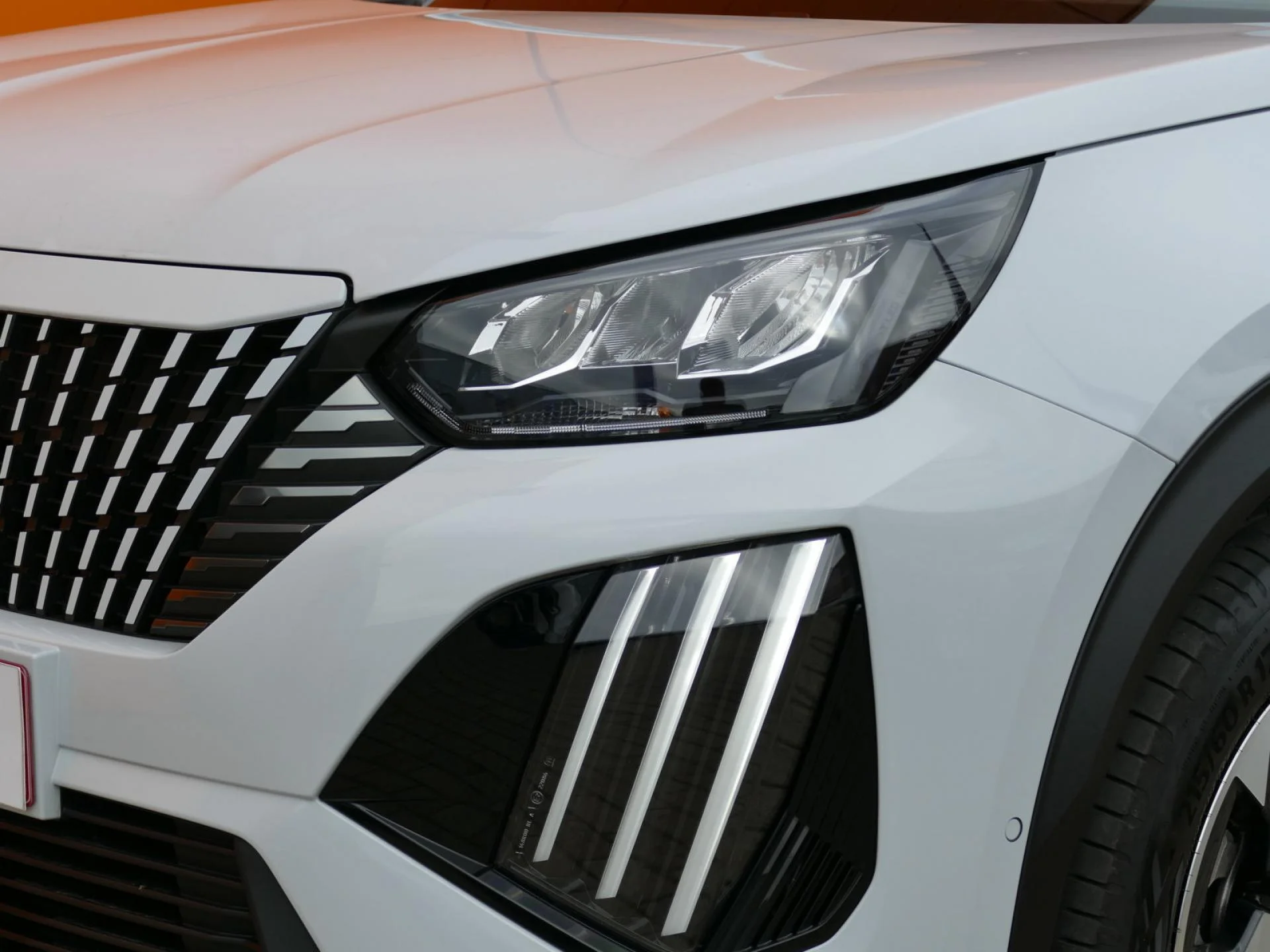 PEUGEOT 2008 - Miniature 20 sur 21 - Cliquer pour voir cette photo