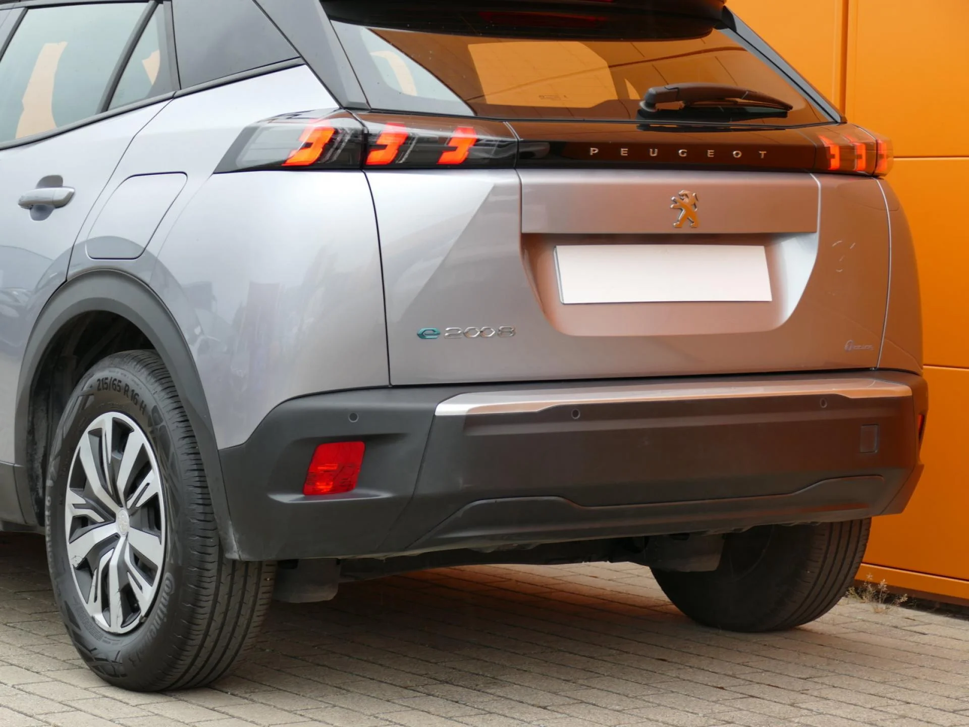 PEUGEOT 2008 - Miniature 28 sur 32 - Cliquer pour voir cette photo