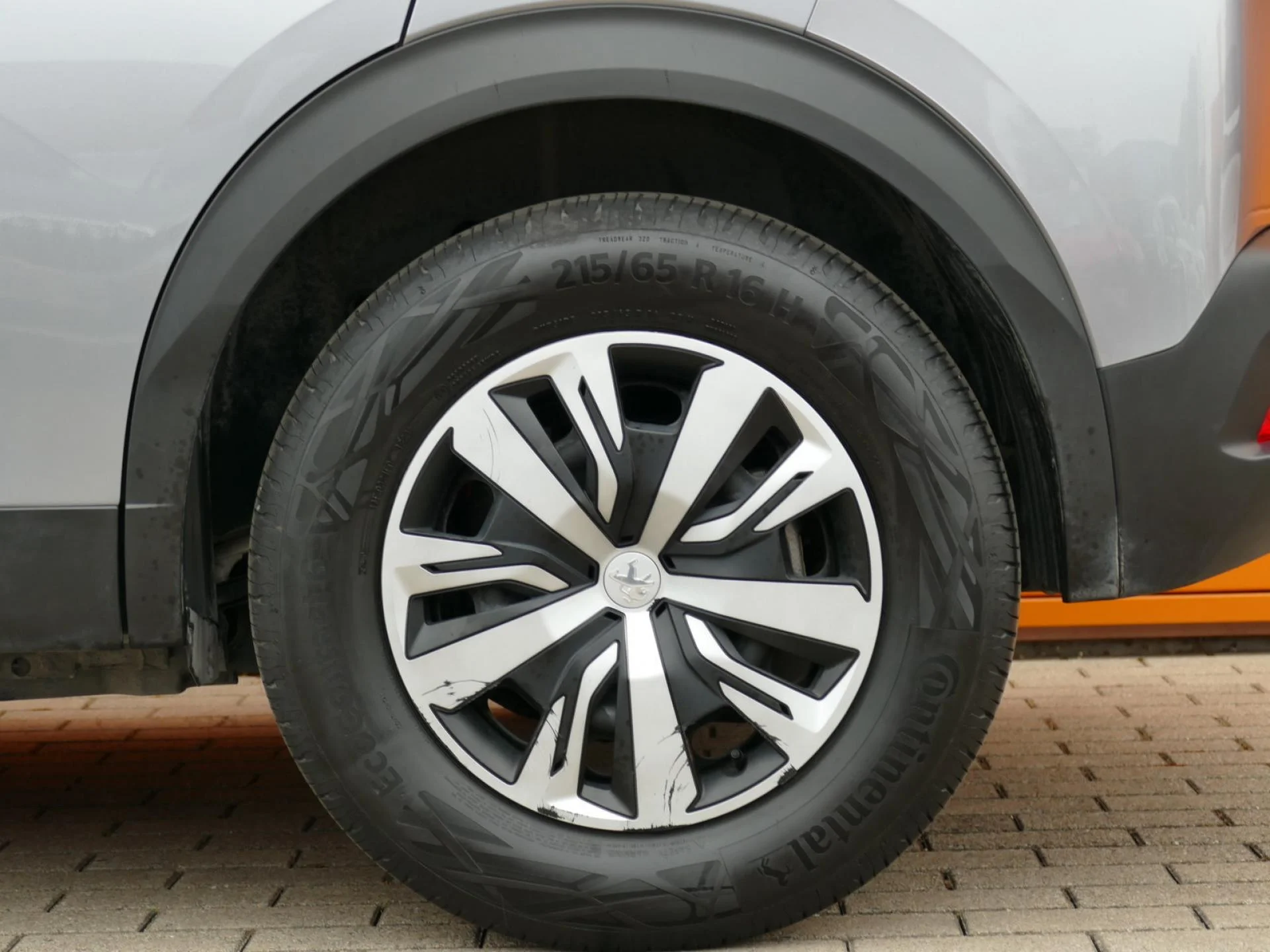 PEUGEOT 2008 - Miniature 31 sur 32 - Cliquer pour voir cette photo