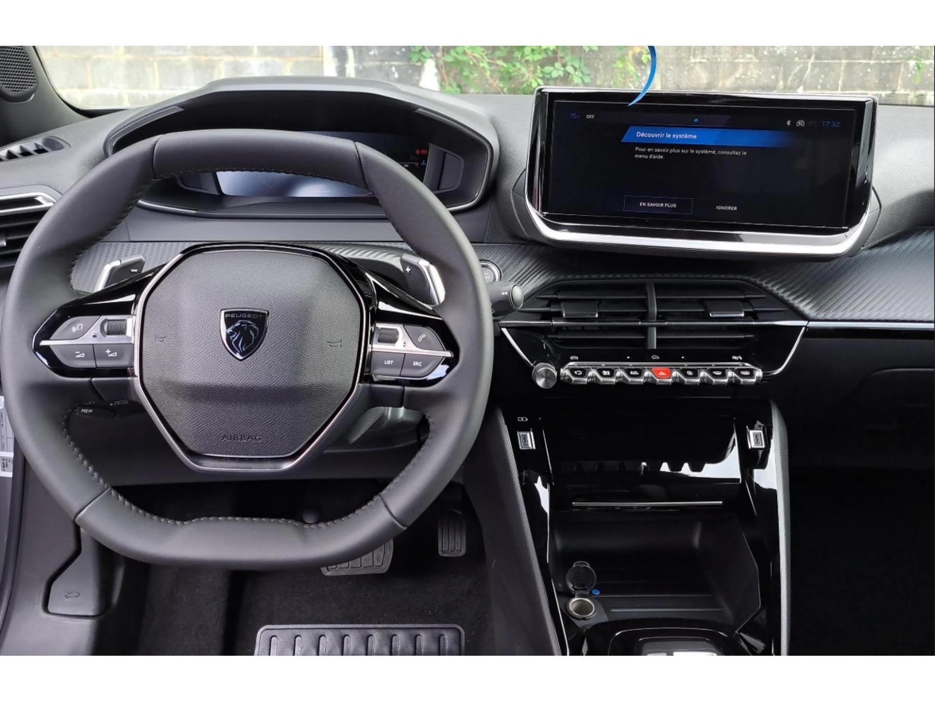 PEUGEOT 2008 - Miniature 5 sur 22 - Cliquer pour voir cette photo