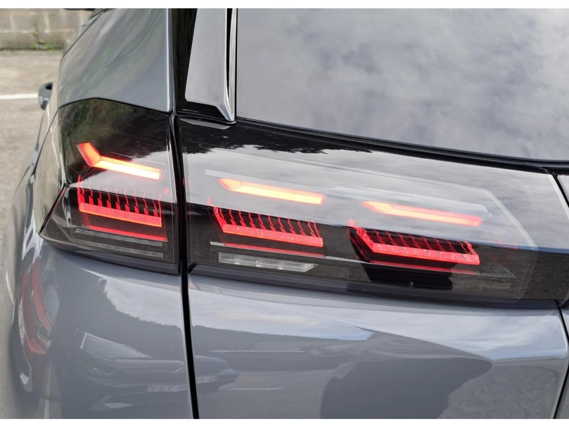 PEUGEOT 2008 - Miniature 21 sur 22 - Cliquer pour voir cette photo