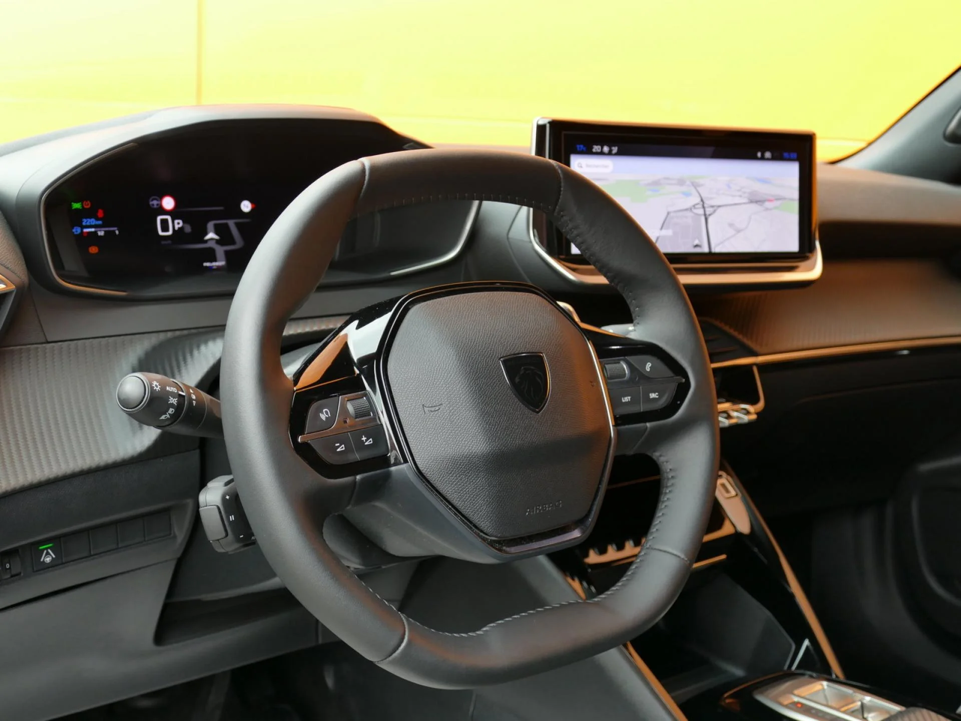 PEUGEOT 2008 - Miniature 17 sur 35 - Cliquer pour voir cette photo