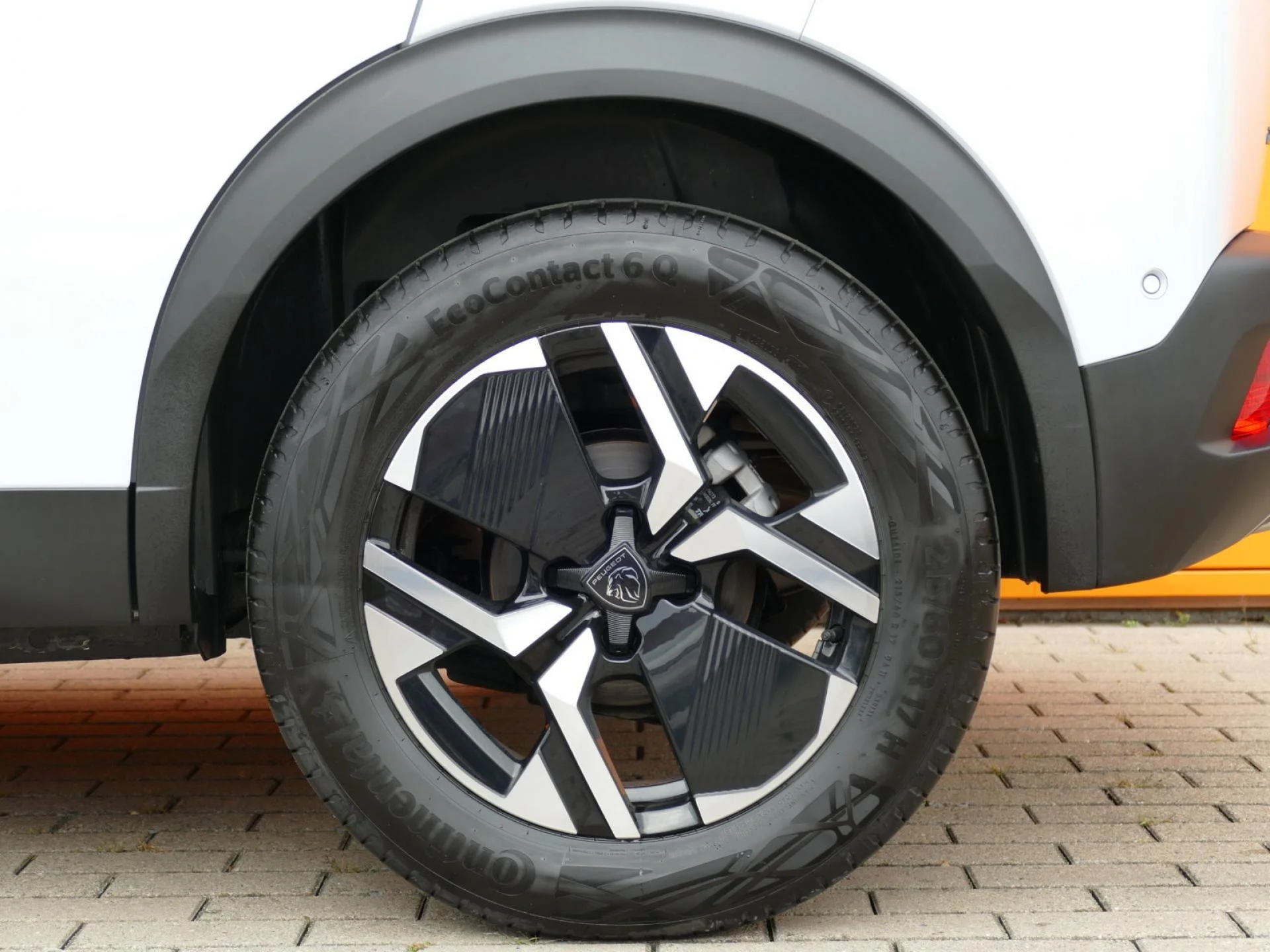 PEUGEOT 2008 - Miniature 35 sur 35 - Cliquer pour voir cette photo