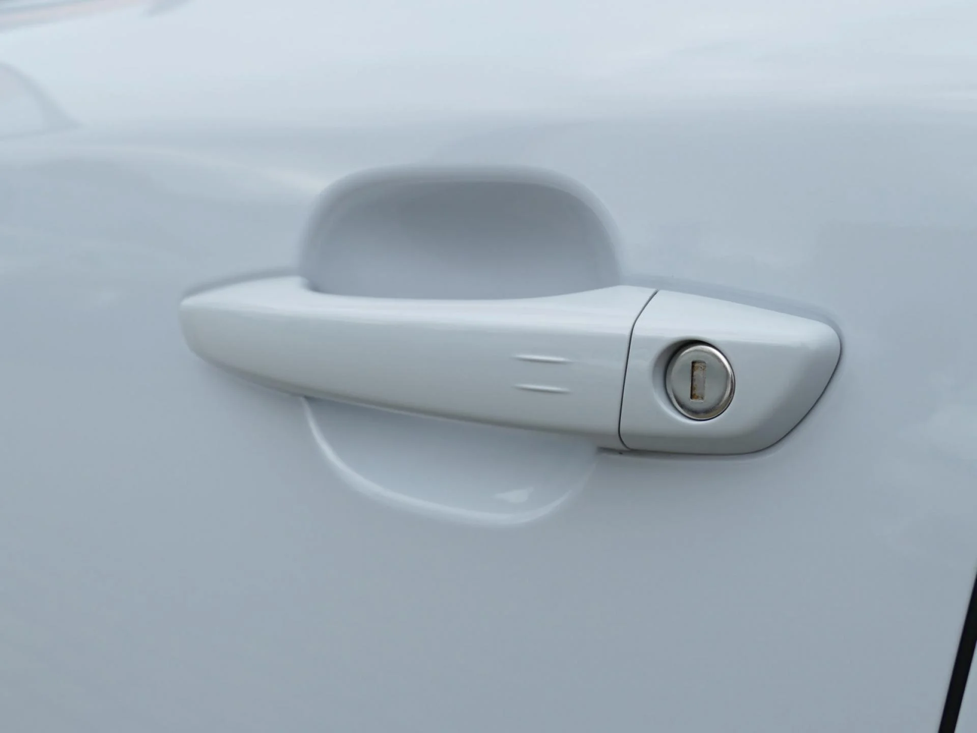 PEUGEOT 2008 - Miniature 30 sur 35 - Cliquer pour voir cette photo