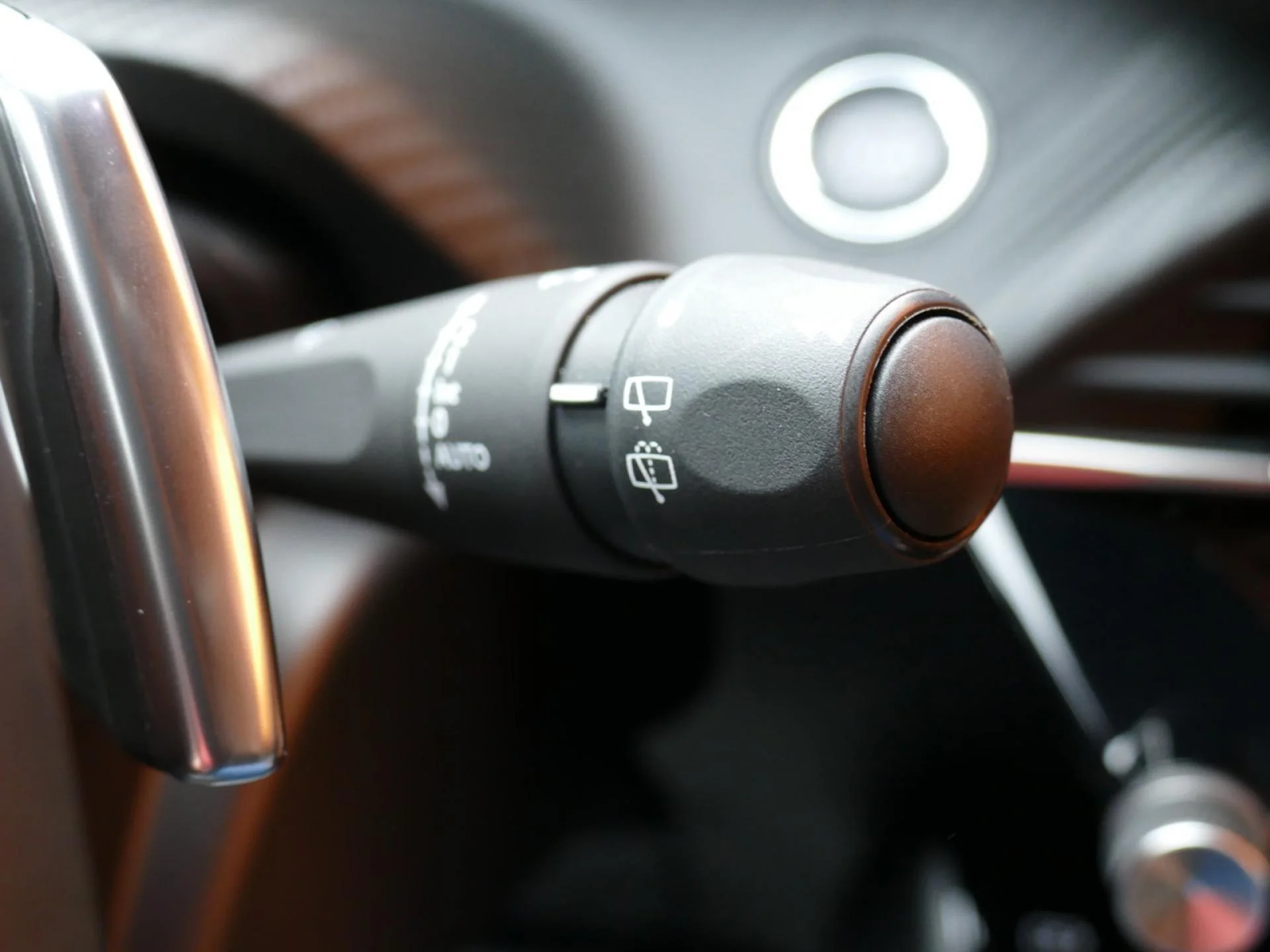 PEUGEOT 2008 - Miniature 28 sur 35 - Cliquer pour voir cette photo
