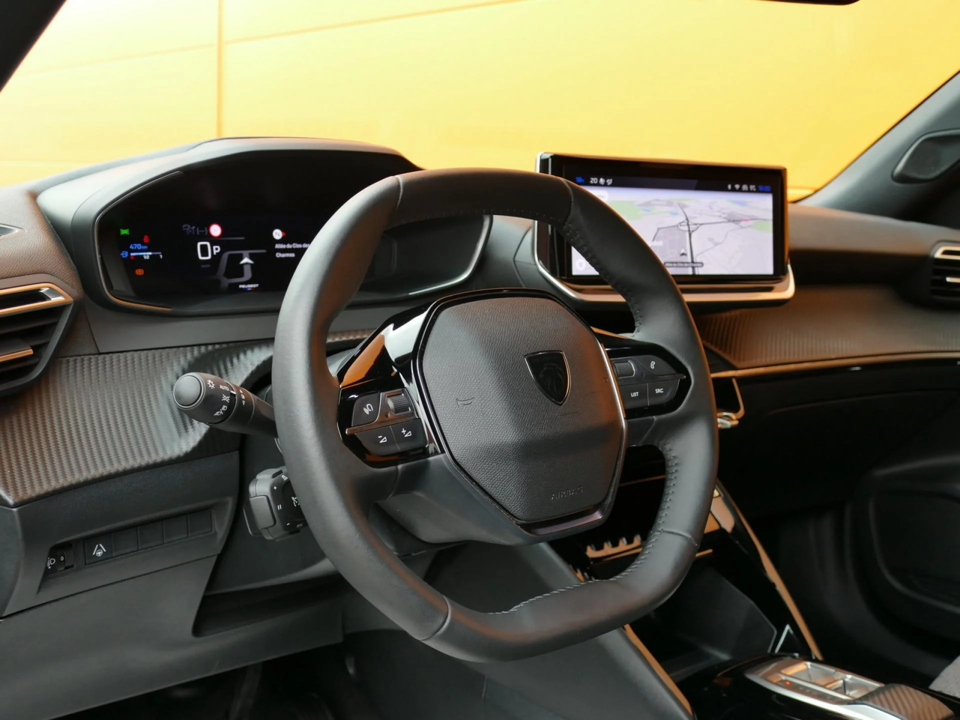 PEUGEOT 2008 - Miniature 17 sur 34 - Cliquer pour voir cette photo