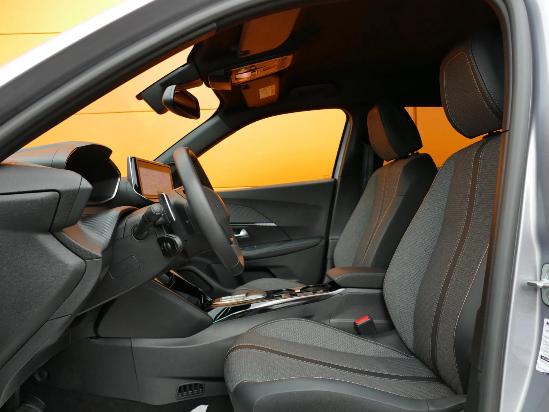 PEUGEOT 2008 - Miniature 6 sur 32 - Cliquer pour voir cette photo