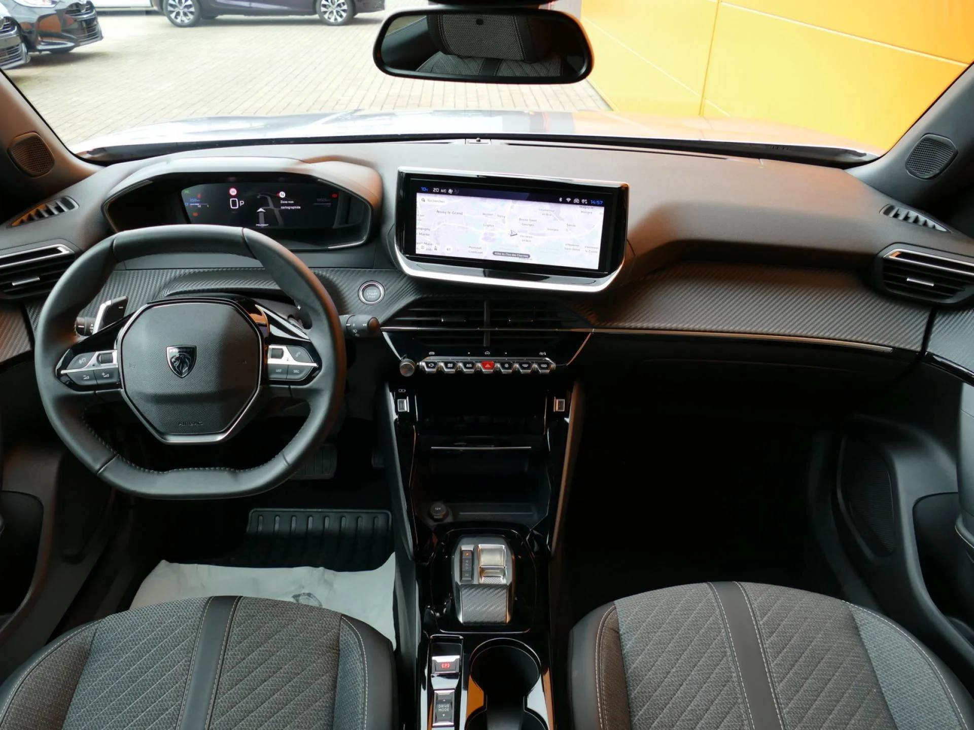 PEUGEOT 2008 - Miniature 5 sur 32 - Cliquer pour voir cette photo