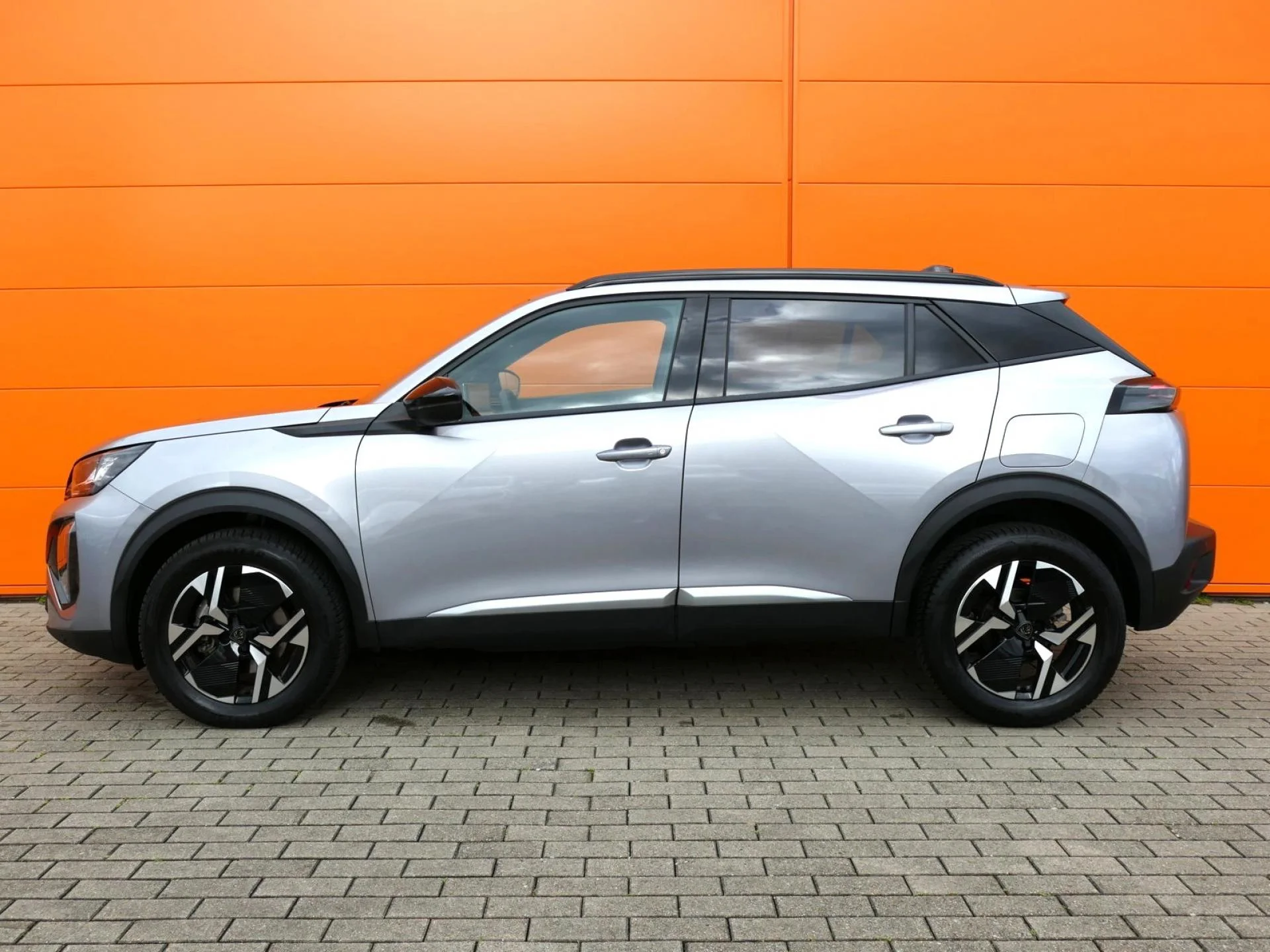 PEUGEOT 2008 - Miniature 3 sur 32 - Cliquer pour voir cette photo