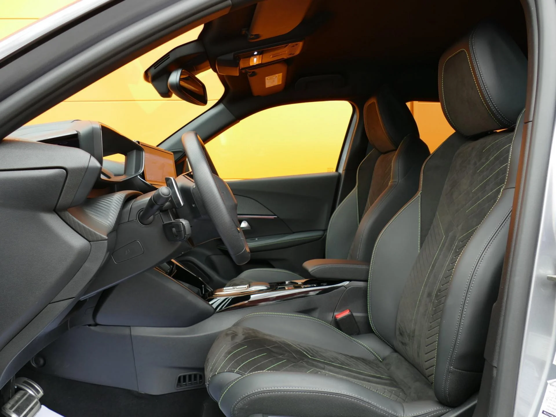 PEUGEOT 2008 - Miniature 6 sur 33 - Cliquer pour voir cette photo