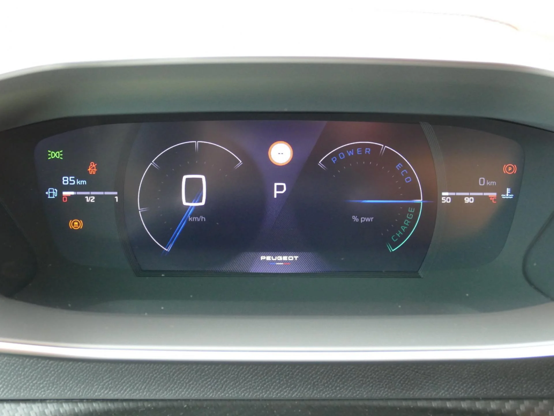 PEUGEOT 2008 - Miniature 14 sur 30 - Cliquer pour voir cette photo
