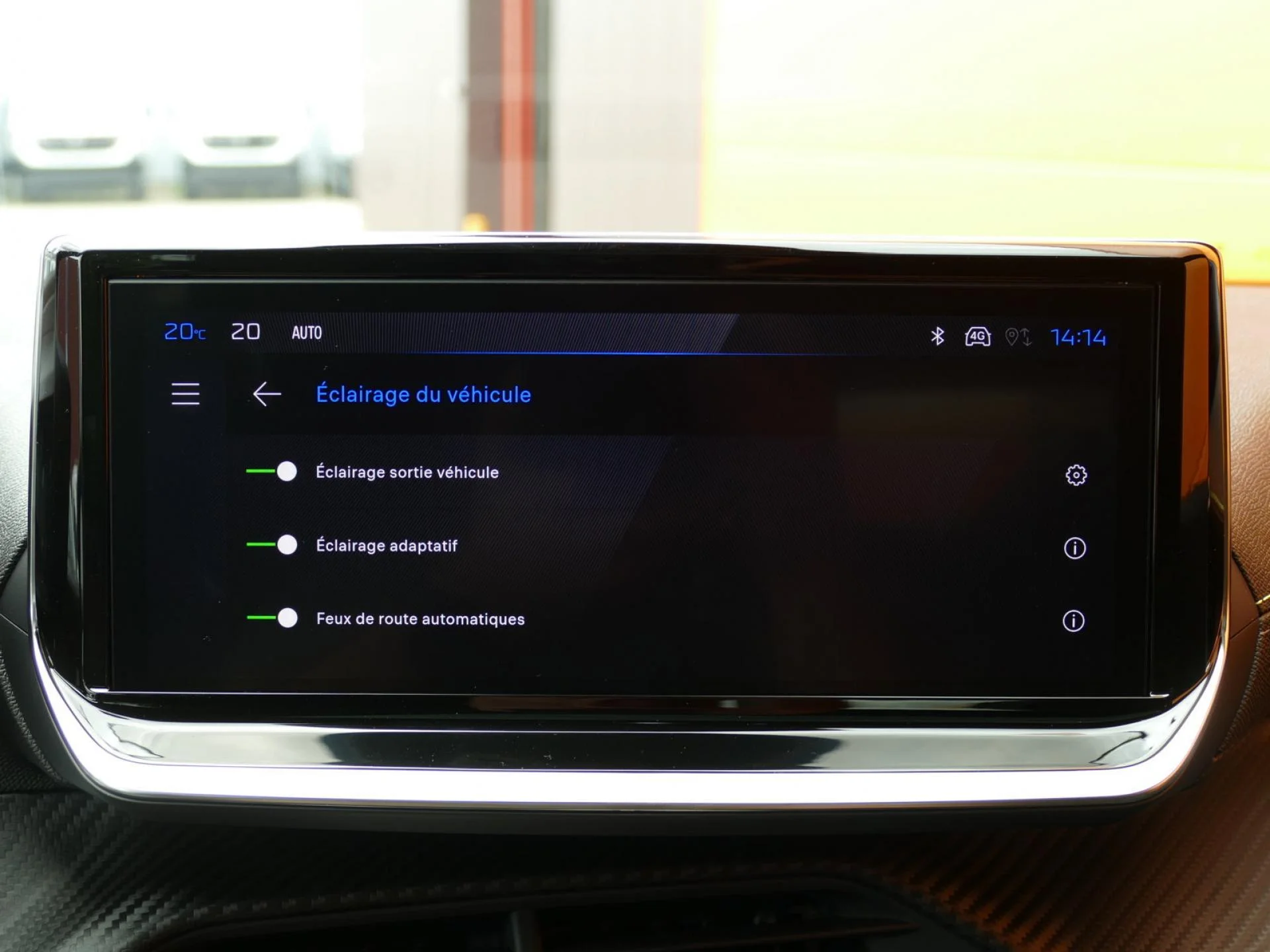 PEUGEOT 2008 - Miniature 13 sur 31 - Cliquer pour voir cette photo