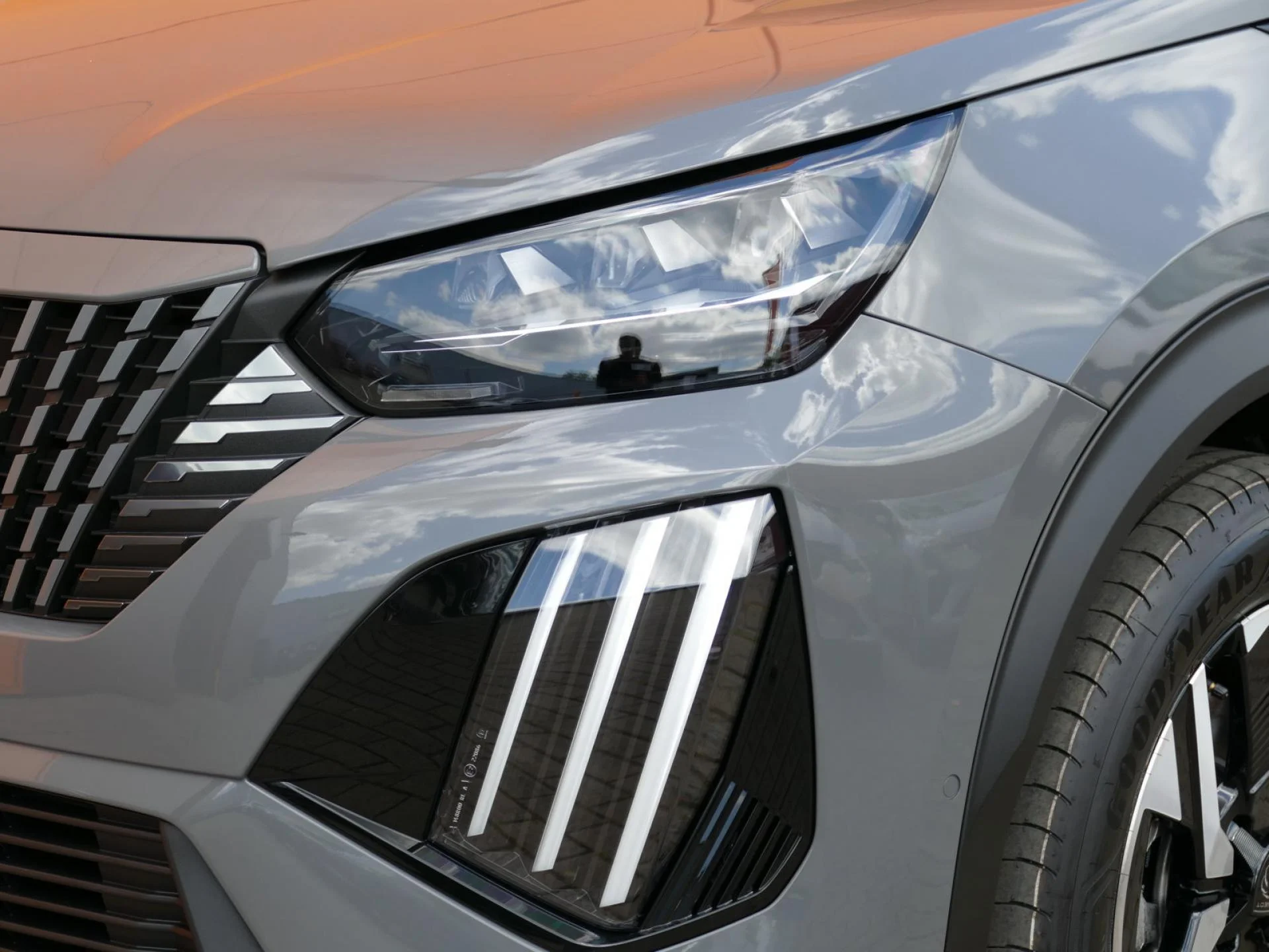 PEUGEOT 2008 - Miniature 30 sur 33 - Cliquer pour voir cette photo