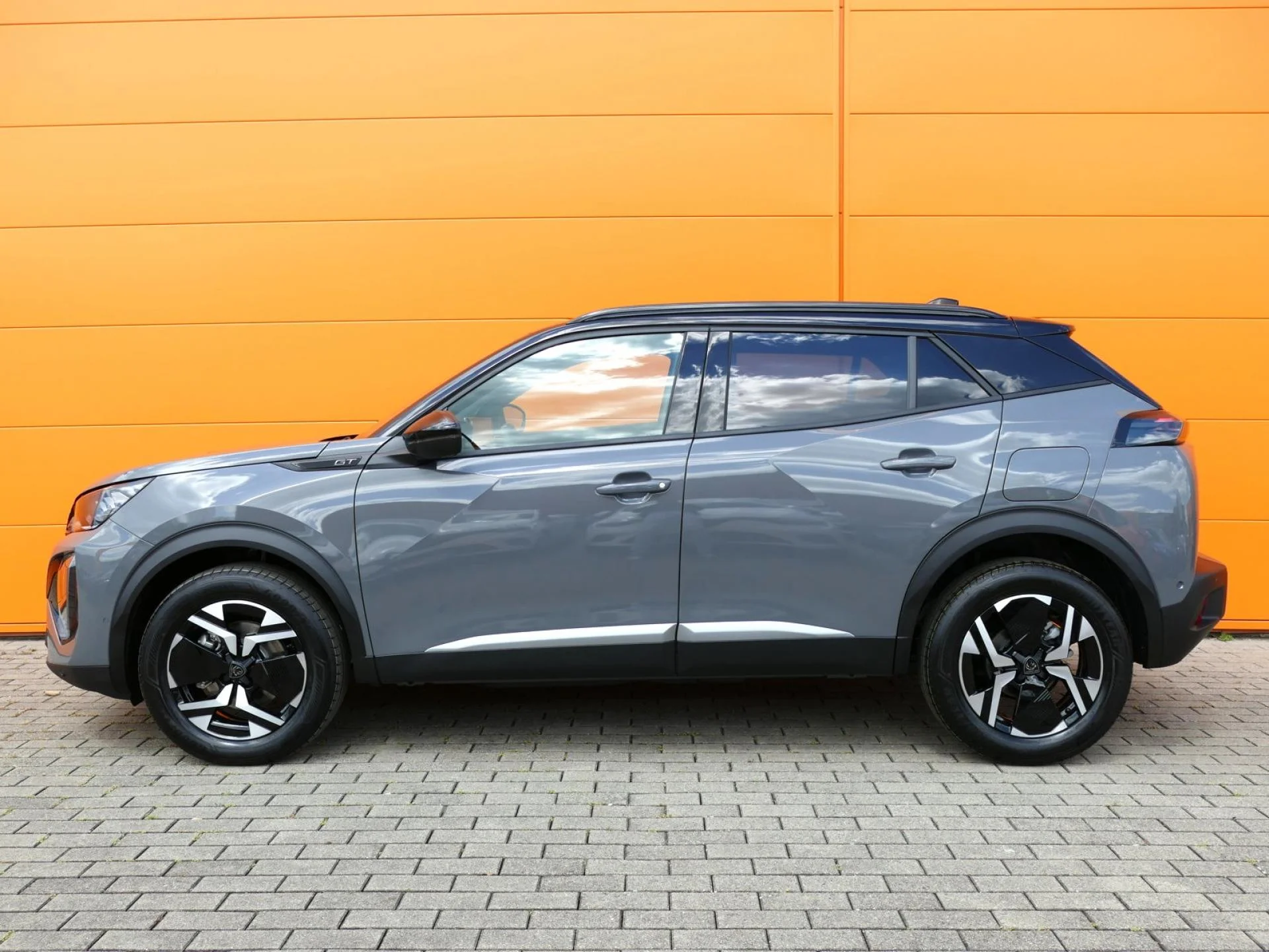 PEUGEOT 2008 - Miniature 3 sur 33 - Cliquer pour voir cette photo