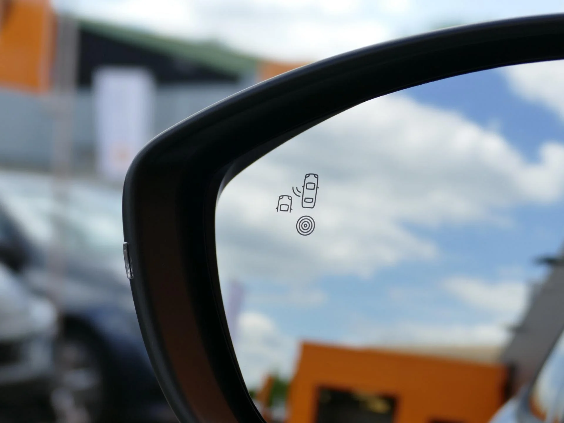 PEUGEOT 2008 - Miniature 28 sur 33 - Cliquer pour voir cette photo