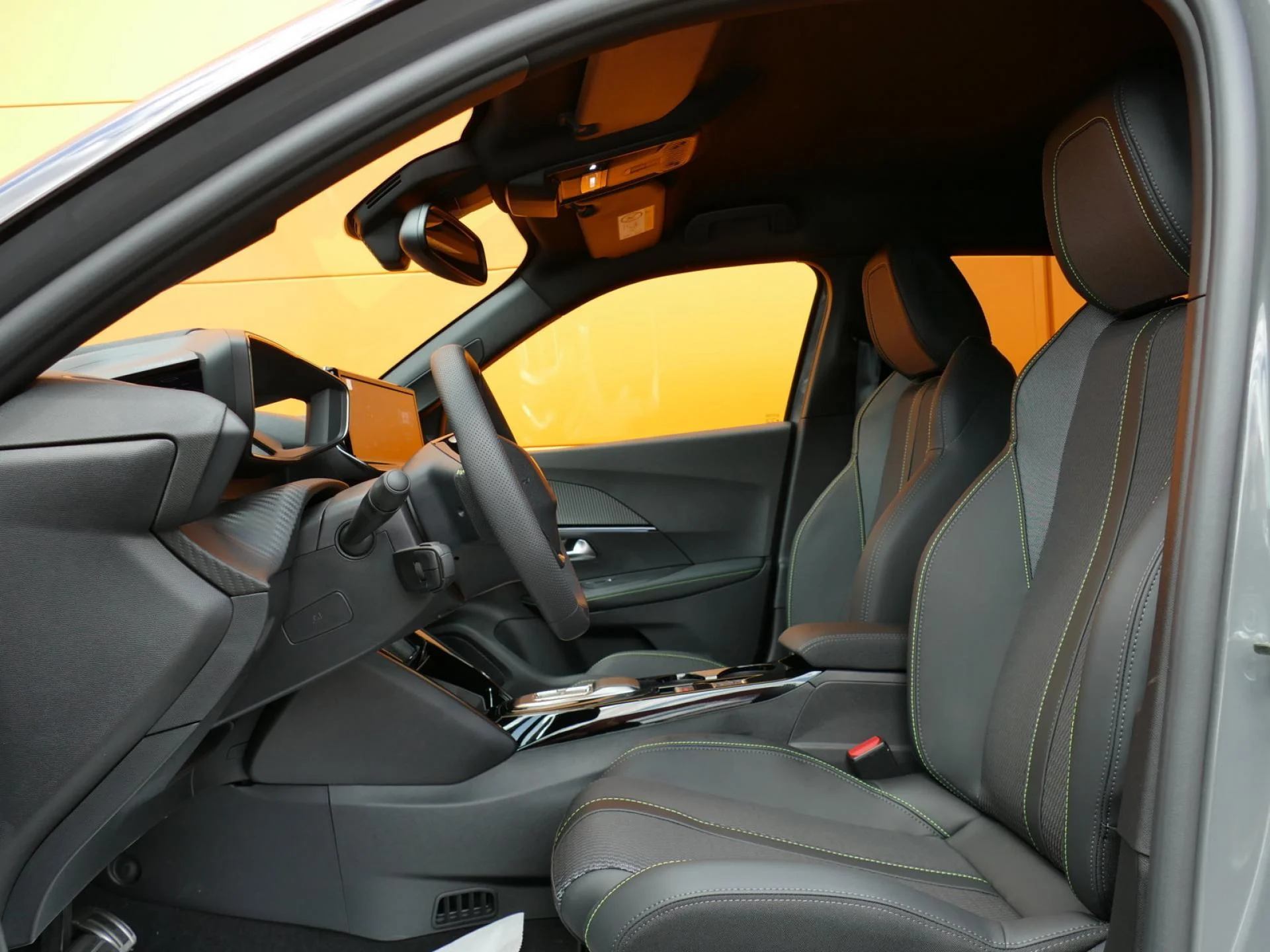 PEUGEOT 2008 - Miniature 6 sur 33 - Cliquer pour voir cette photo