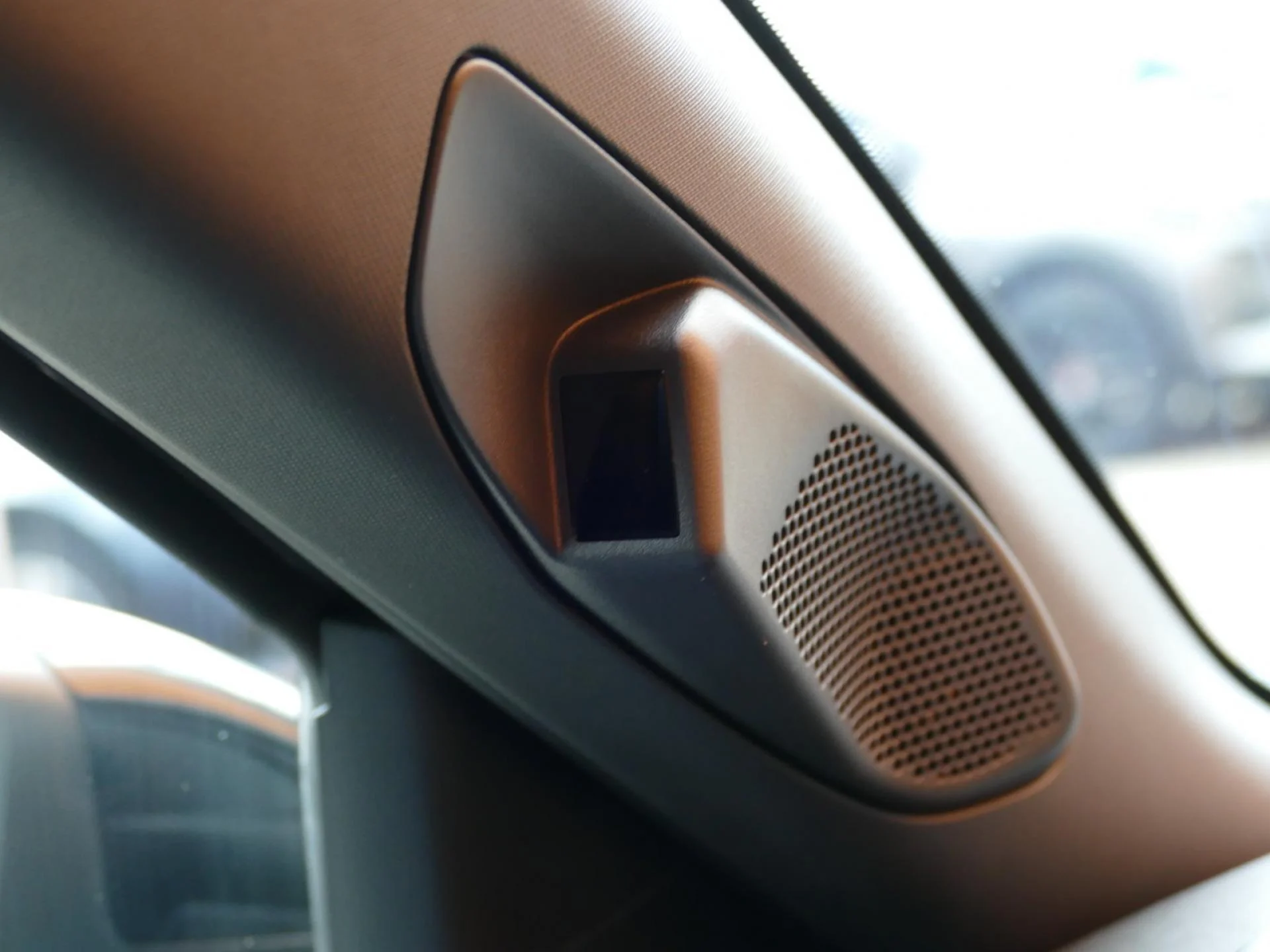 PEUGEOT 2008 - Miniature 21 sur 33 - Cliquer pour voir cette photo
