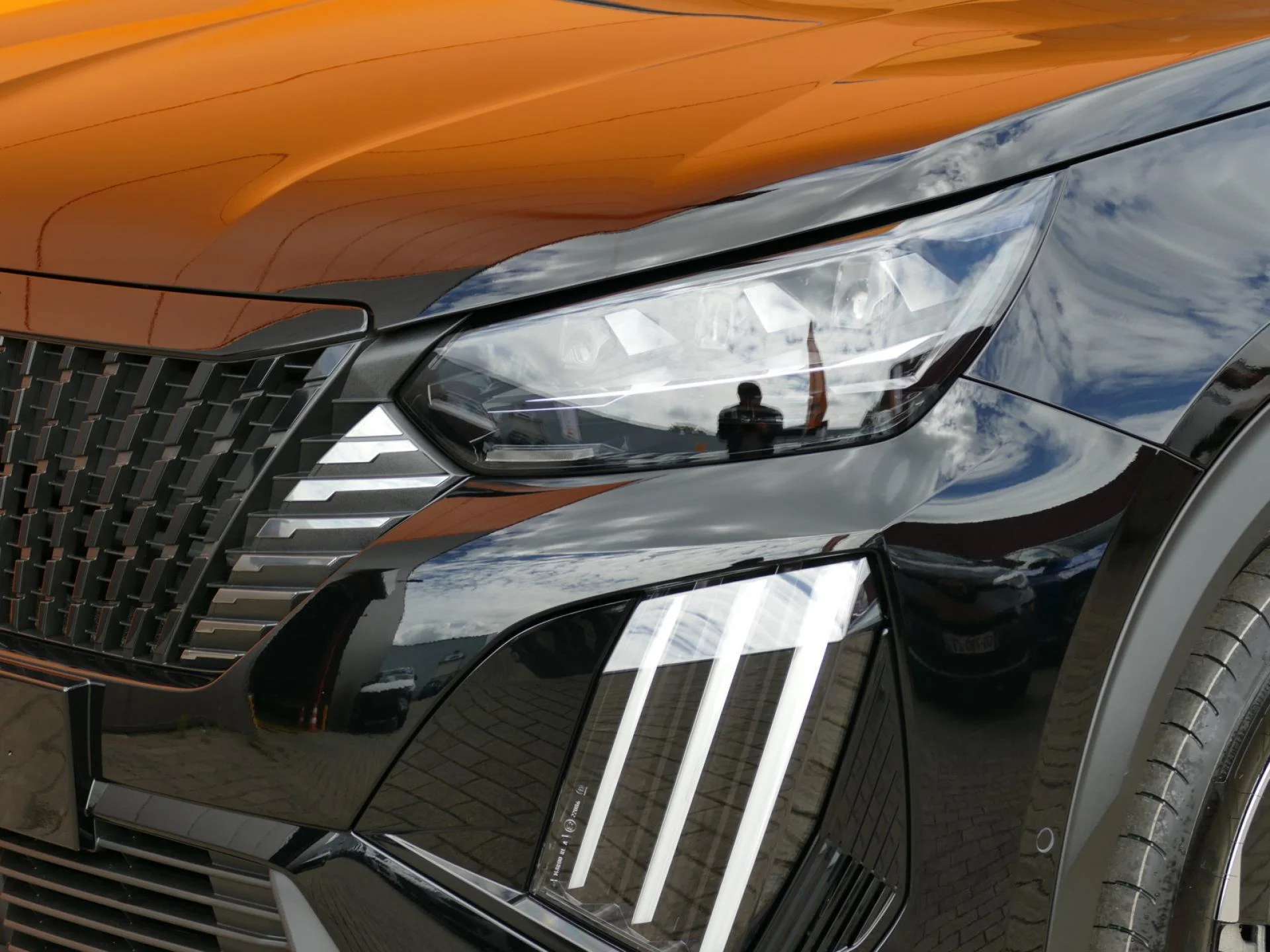 PEUGEOT 2008 - Miniature 30 sur 33 - Cliquer pour voir cette photo