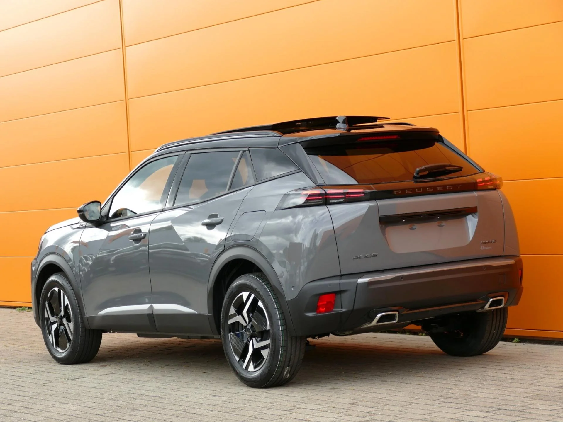PEUGEOT 2008 - Miniature 4 sur 32 - Cliquer pour voir cette photo