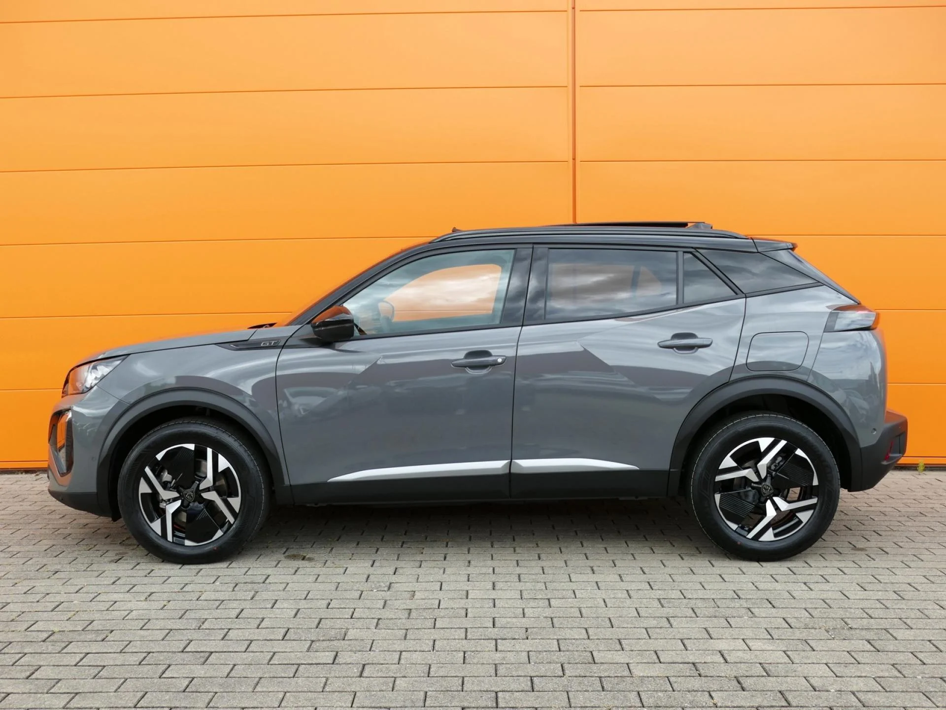 PEUGEOT 2008 - Miniature 3 sur 32 - Cliquer pour voir cette photo