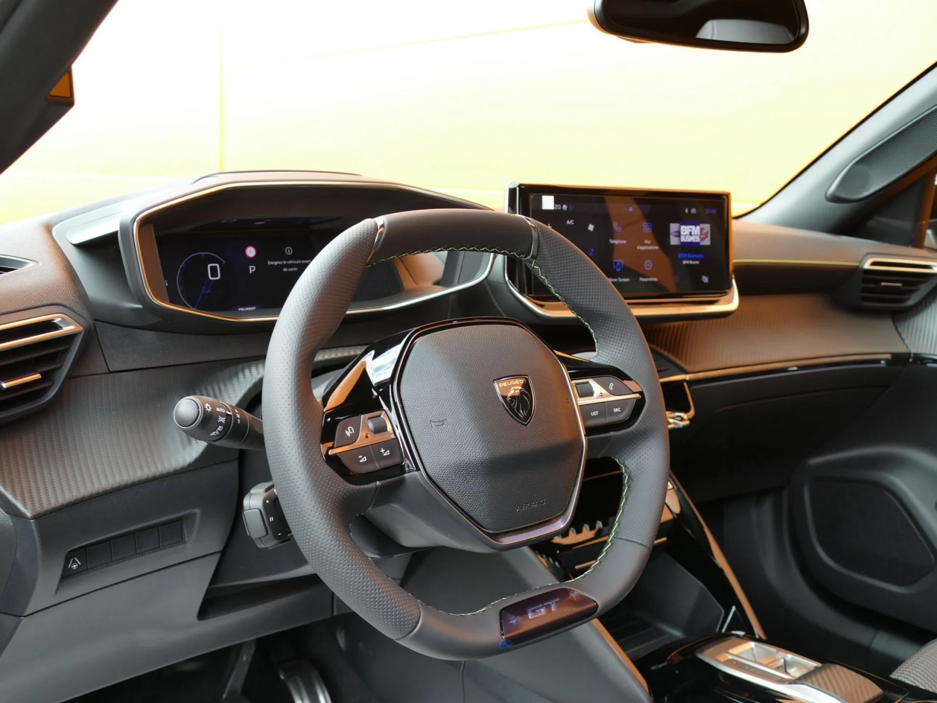 PEUGEOT 2008 - Miniature 15 sur 32 - Cliquer pour voir cette photo