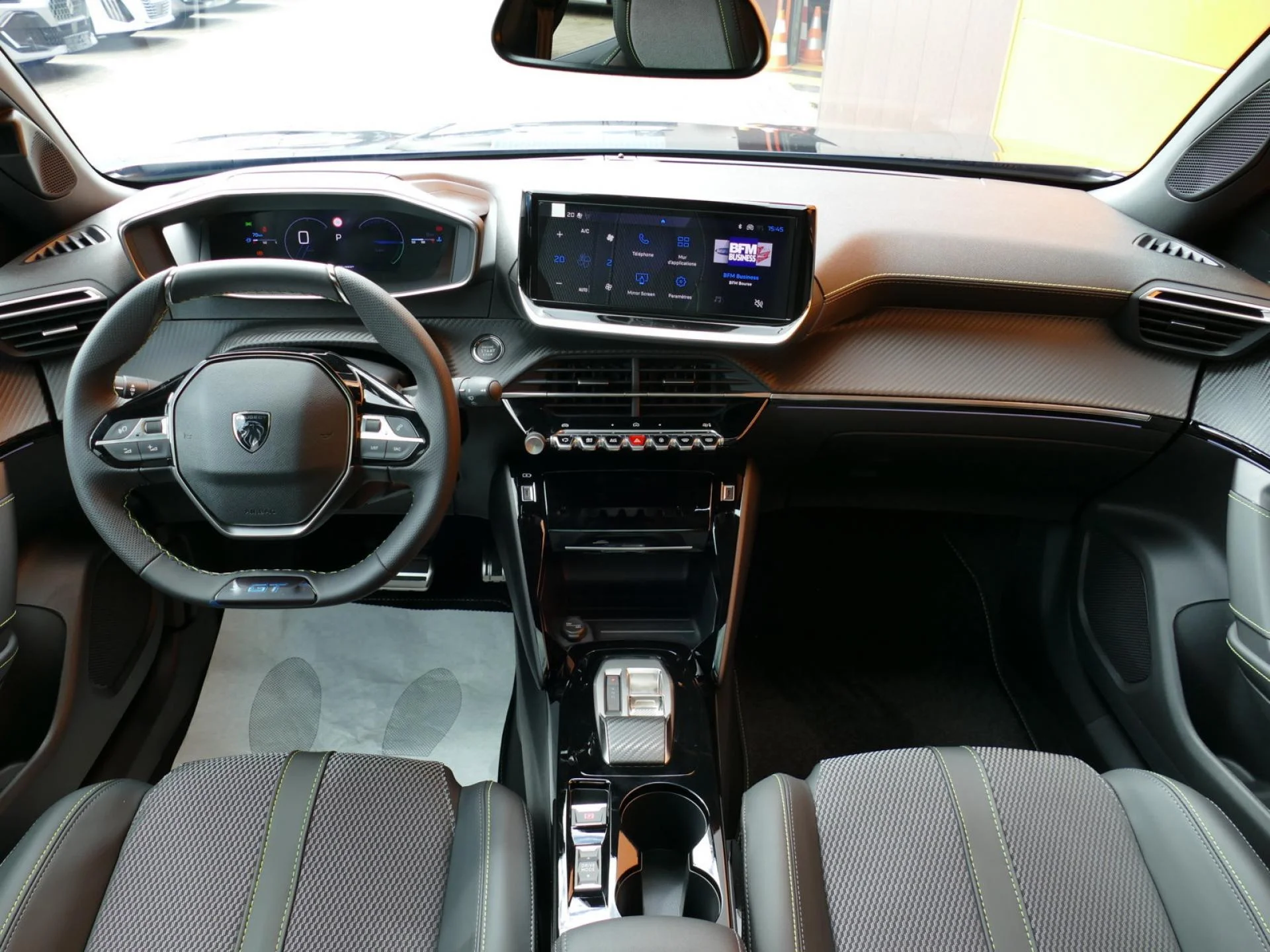 PEUGEOT 2008 - Miniature 5 sur 33 - Cliquer pour voir cette photo