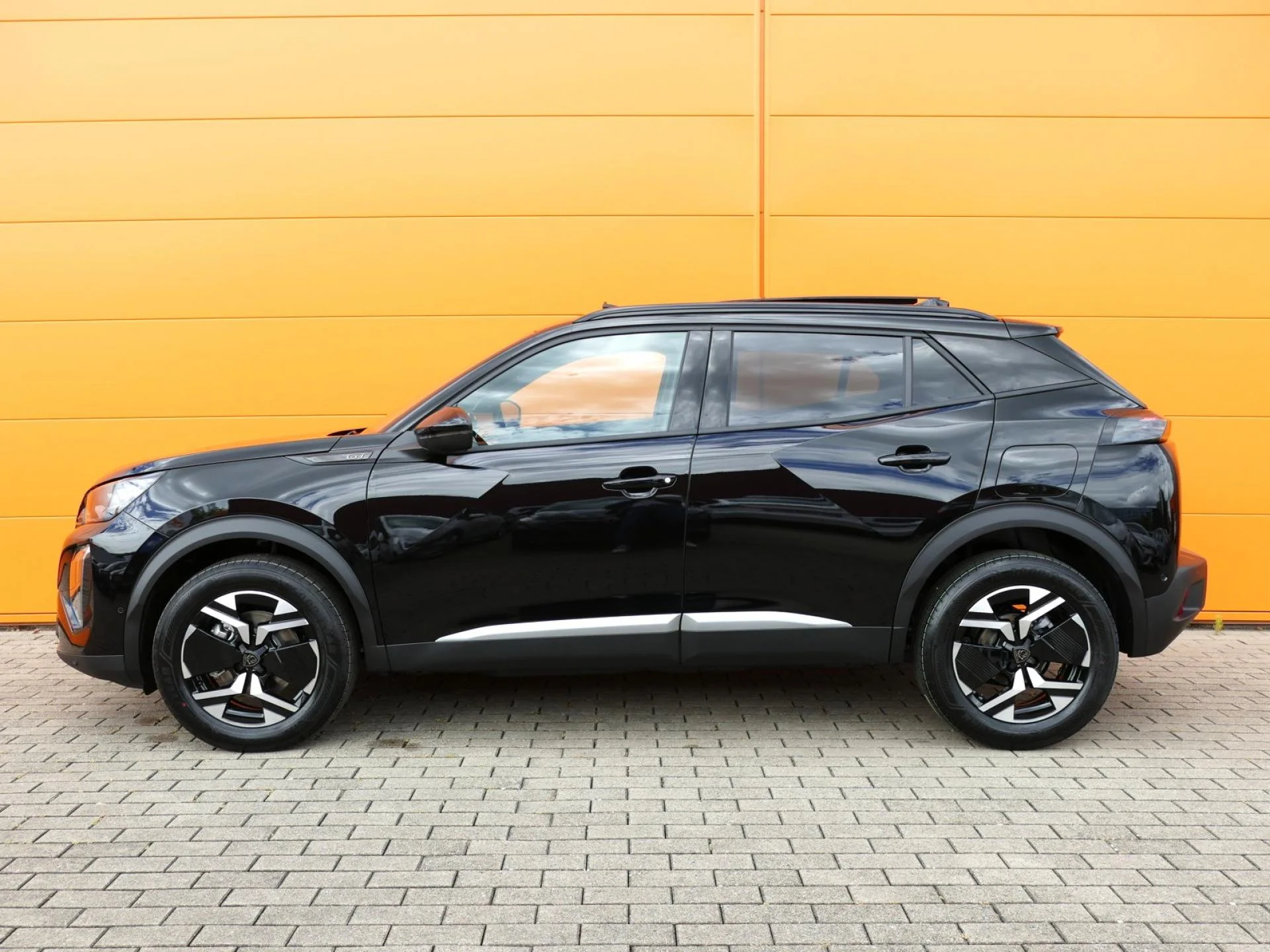 PEUGEOT 2008 - Miniature 3 sur 33 - Cliquer pour voir cette photo