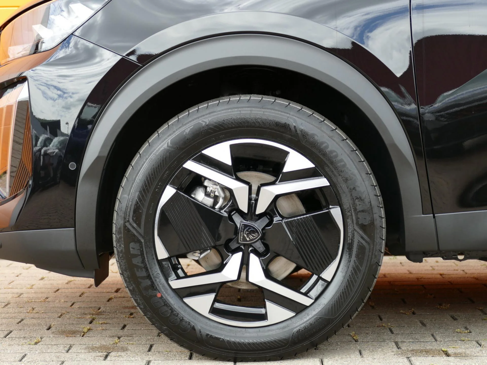 PEUGEOT 2008 - Miniature 32 sur 33 - Cliquer pour voir cette photo