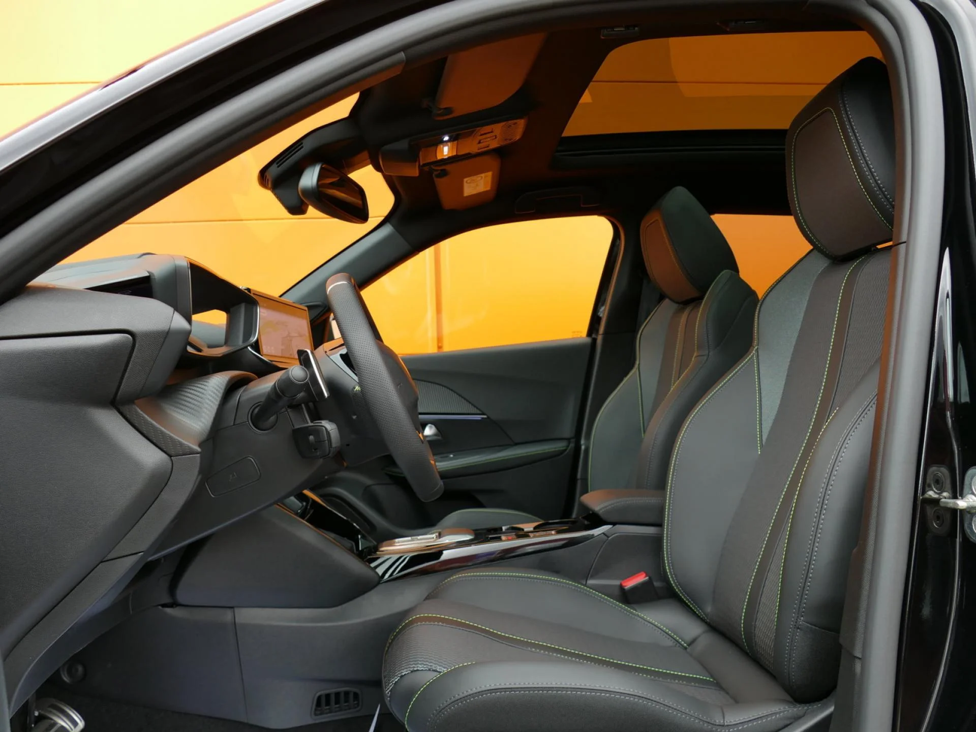 PEUGEOT 2008 - Miniature 6 sur 36 - Cliquer pour voir cette photo