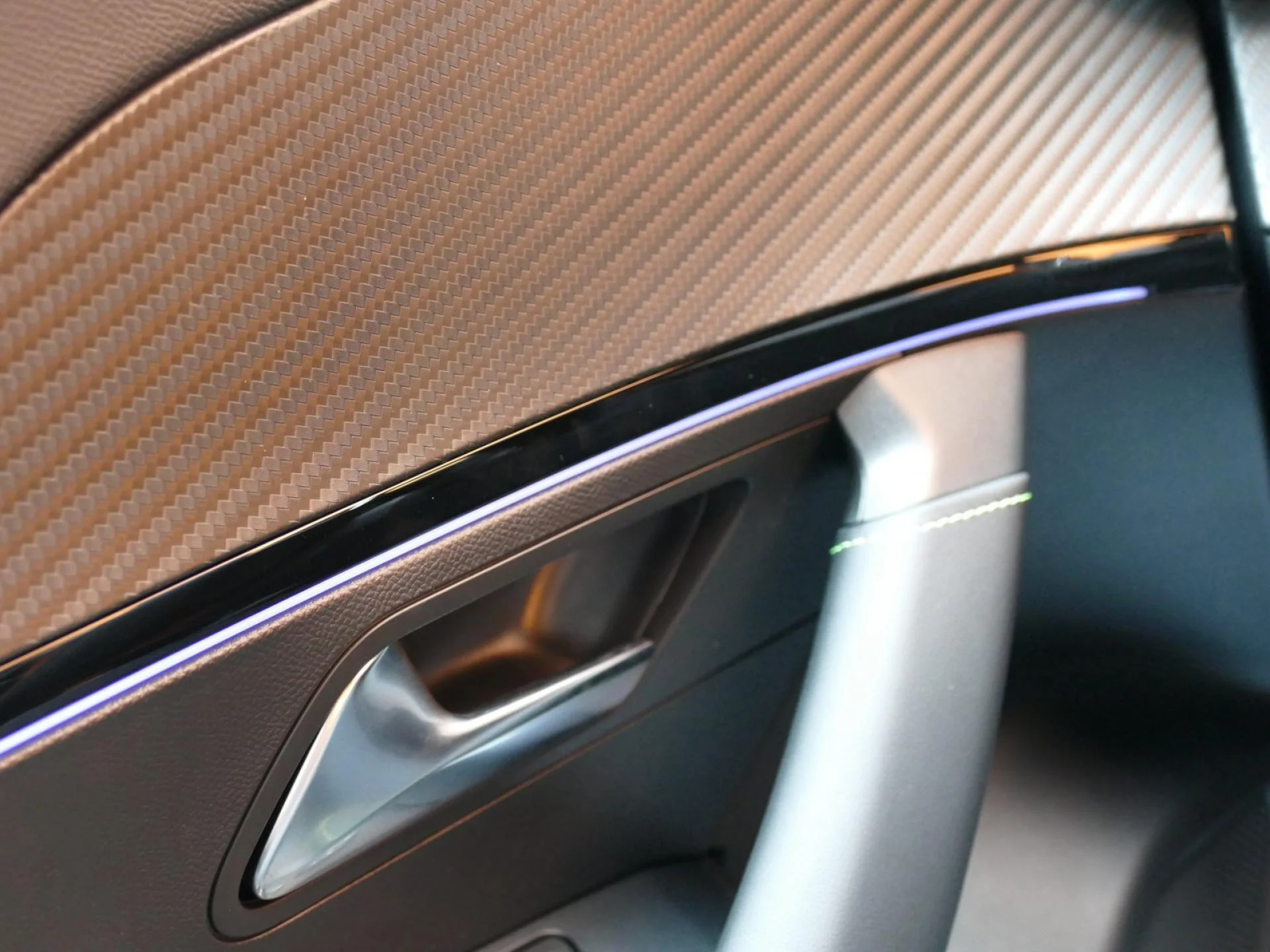 PEUGEOT 2008 - Miniature 22 sur 36 - Cliquer pour voir cette photo