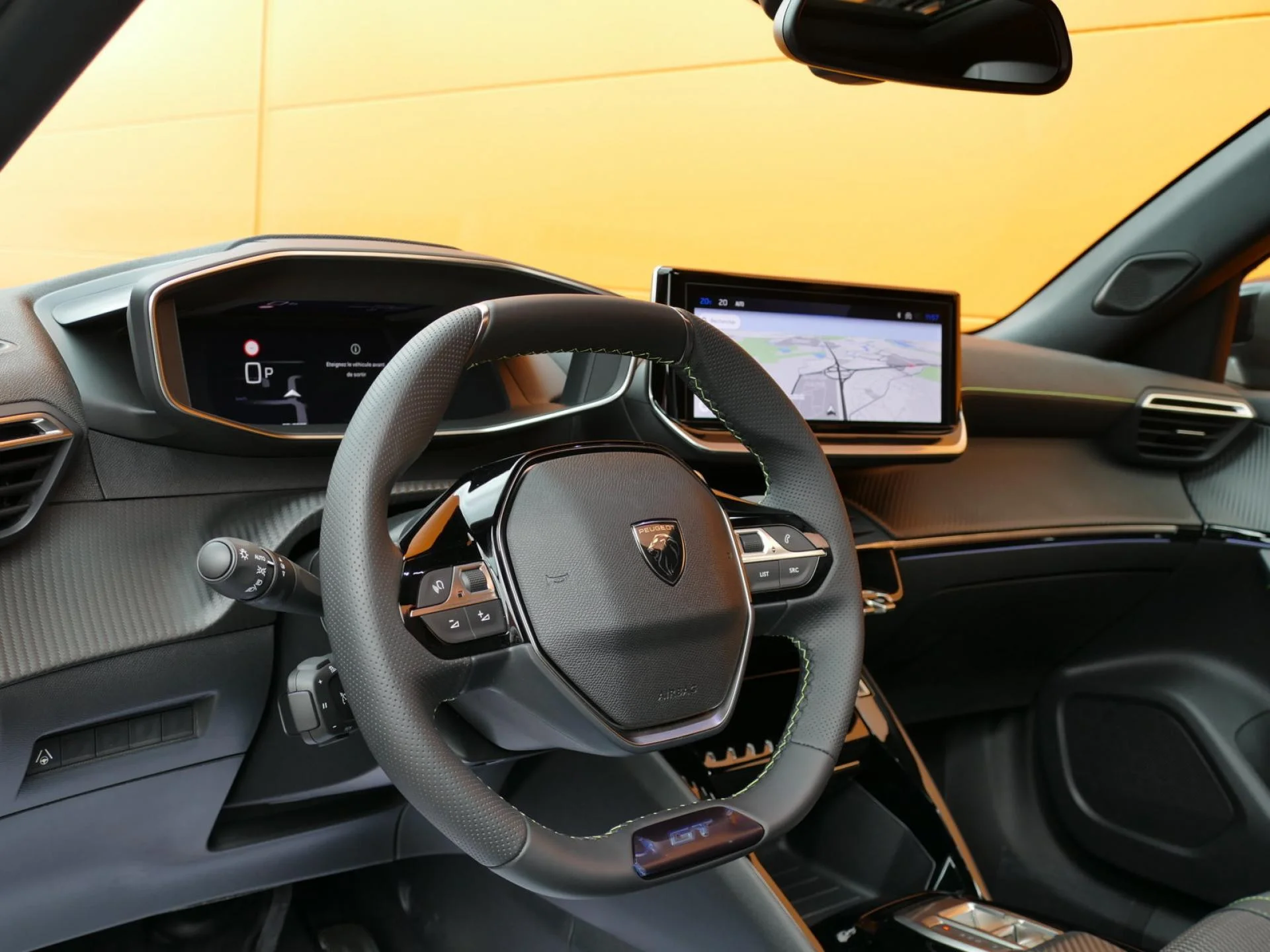 PEUGEOT 2008 - Miniature 16 sur 36 - Cliquer pour voir cette photo