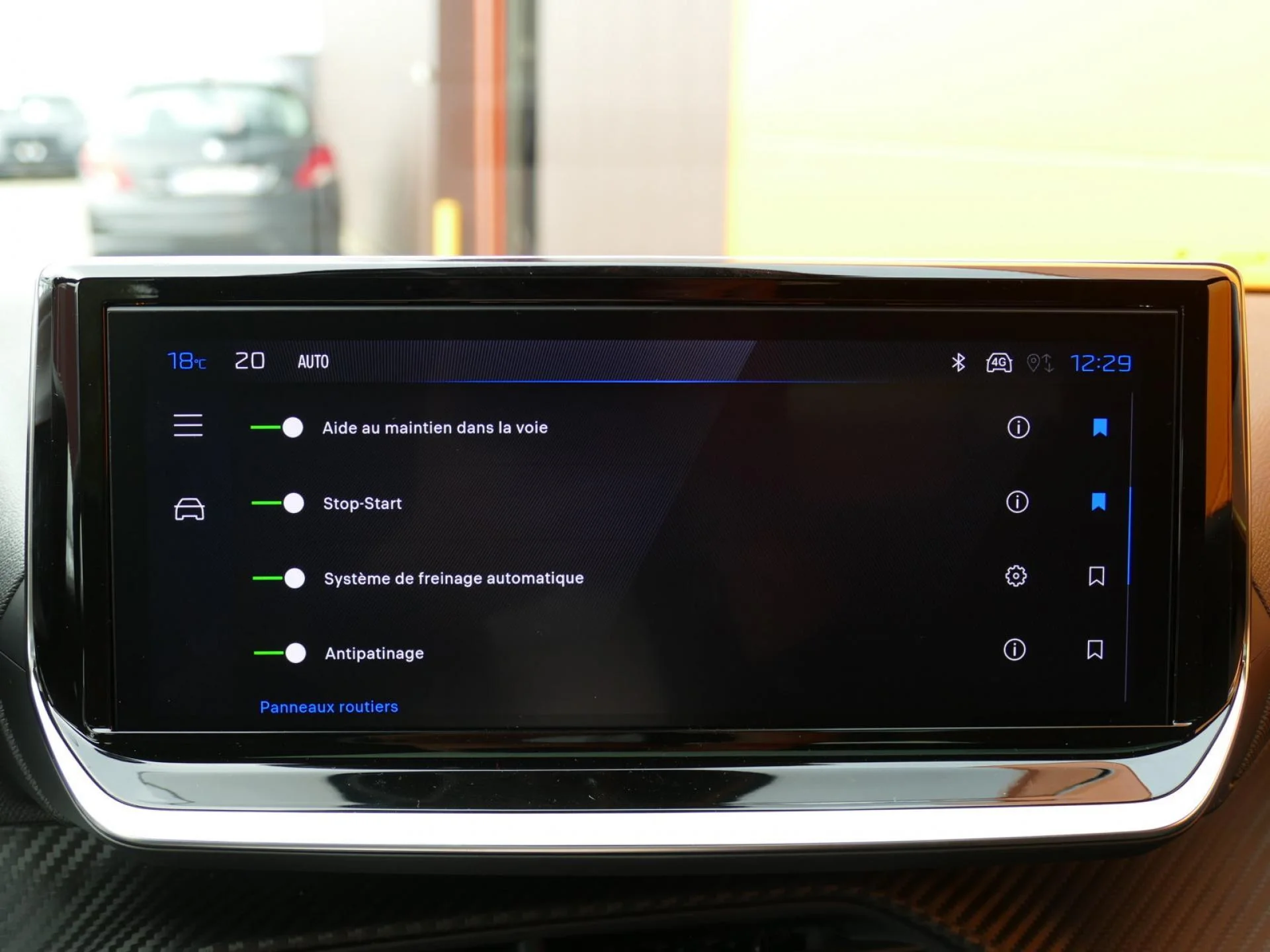 PEUGEOT 2008 - Miniature 11 sur 34 - Cliquer pour voir cette photo