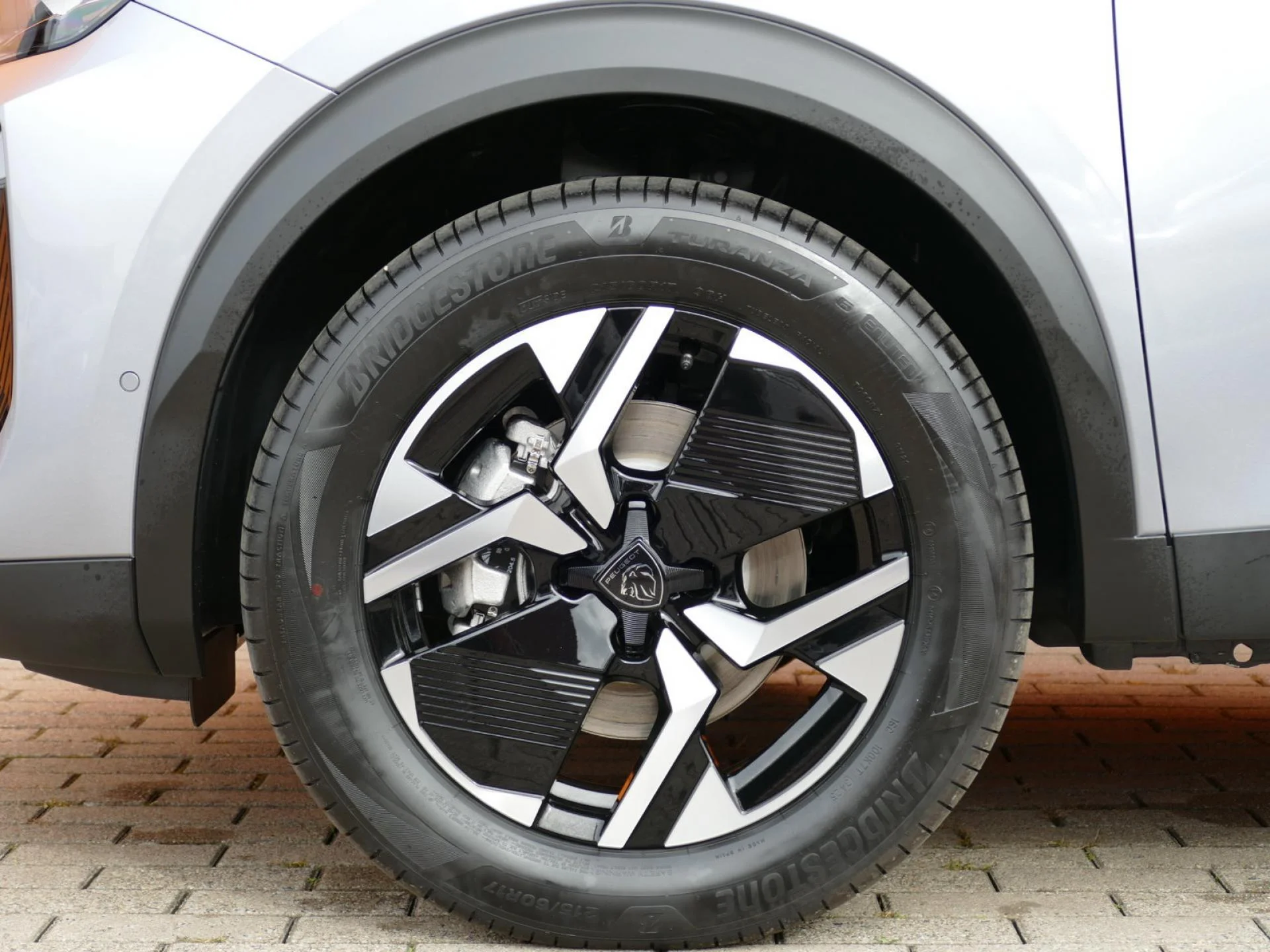 PEUGEOT 2008 - Miniature 33 sur 34 - Cliquer pour voir cette photo