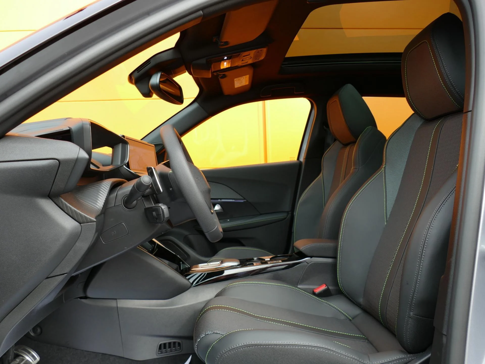 PEUGEOT 2008 - Miniature 6 sur 34 - Cliquer pour voir cette photo