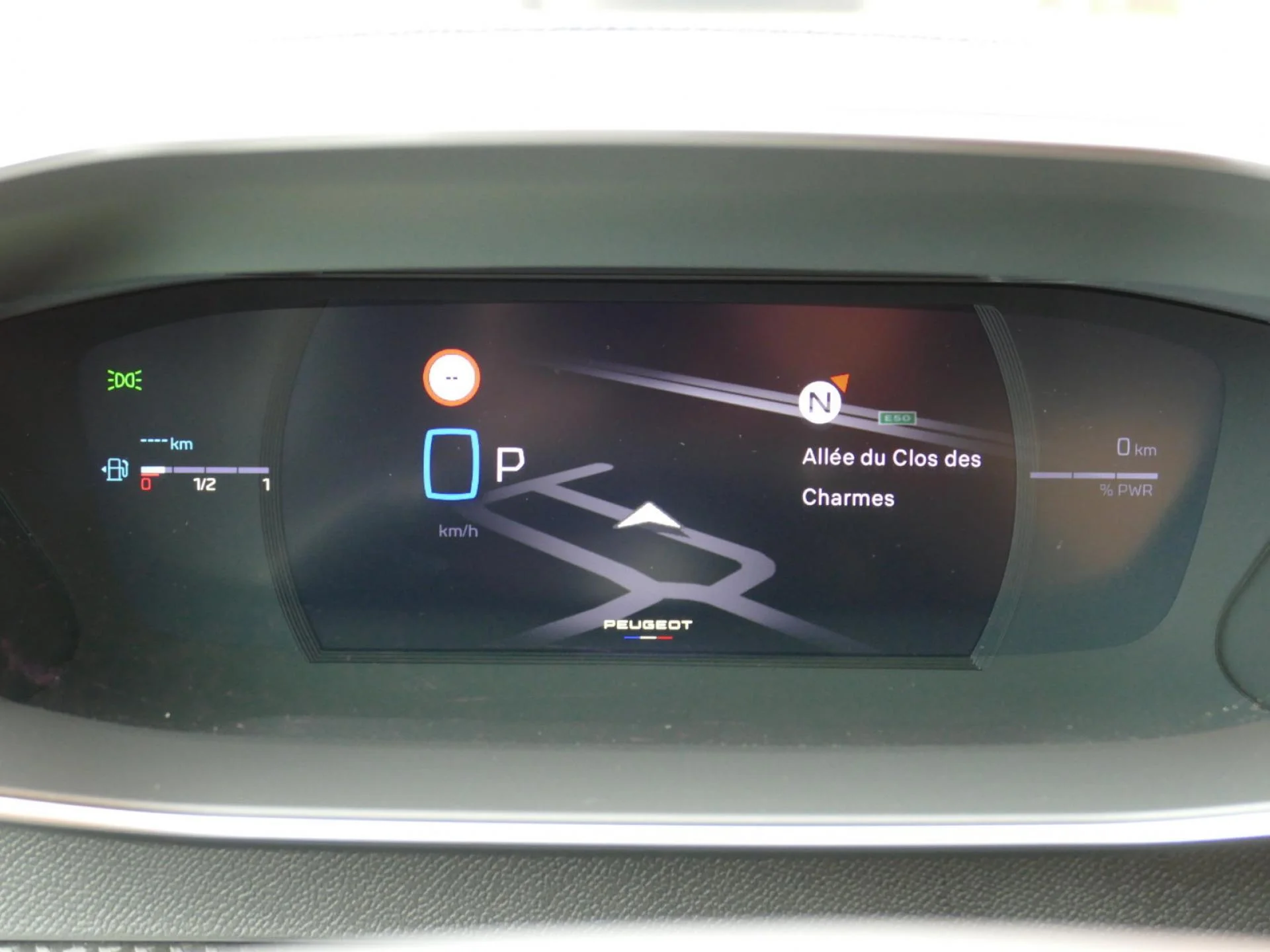 PEUGEOT 2008 - Miniature 15 sur 34 - Cliquer pour voir cette photo