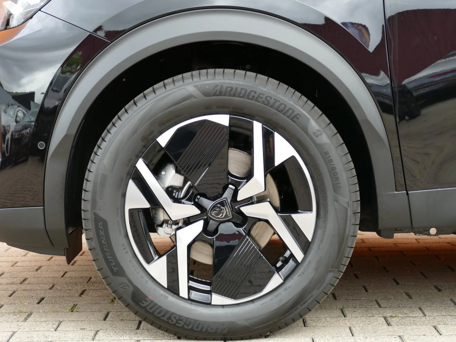 PEUGEOT 2008 - Miniature 35 sur 36 - Cliquer pour voir cette photo