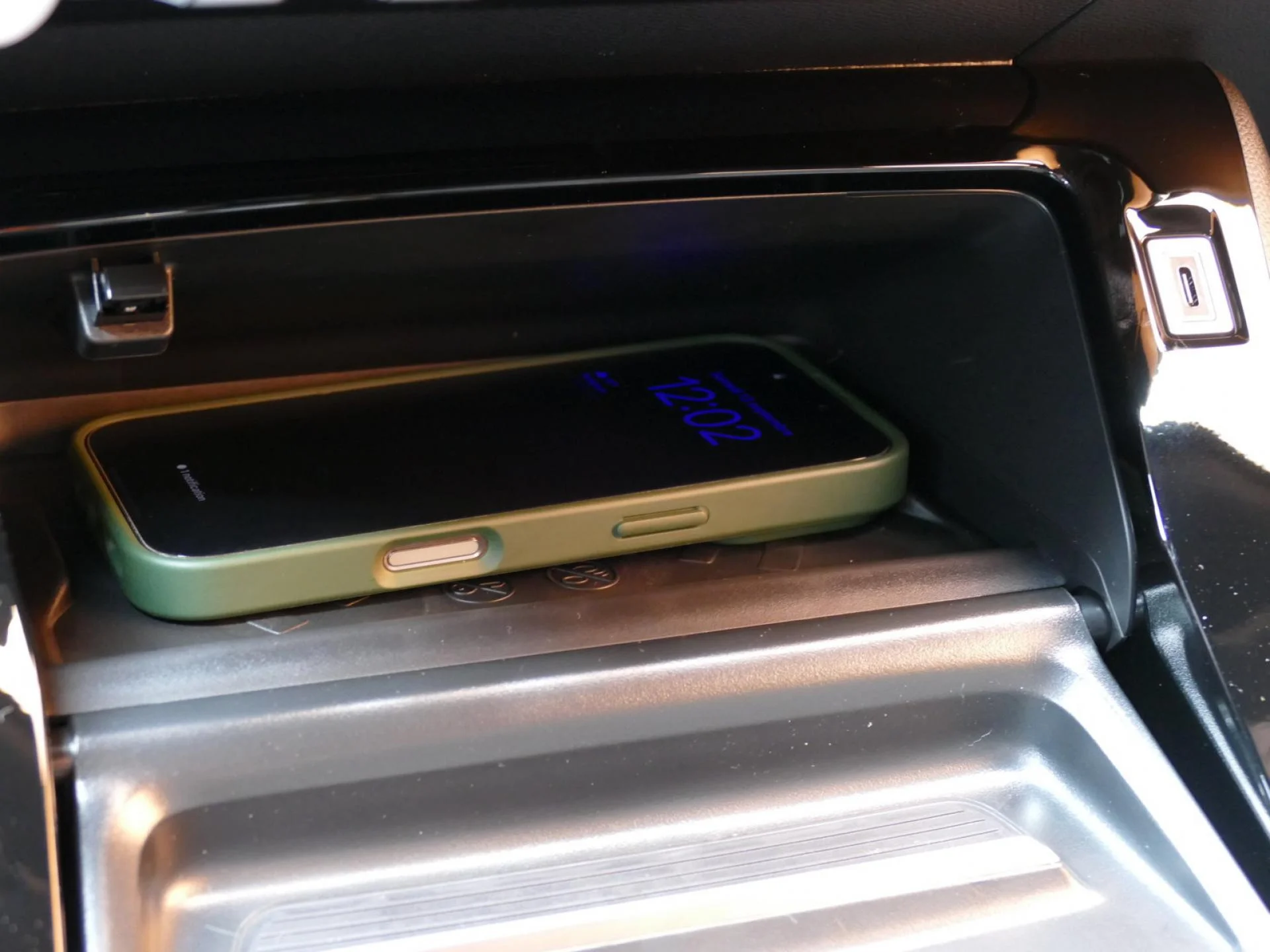 PEUGEOT 2008 - Miniature 20 sur 36 - Cliquer pour voir cette photo