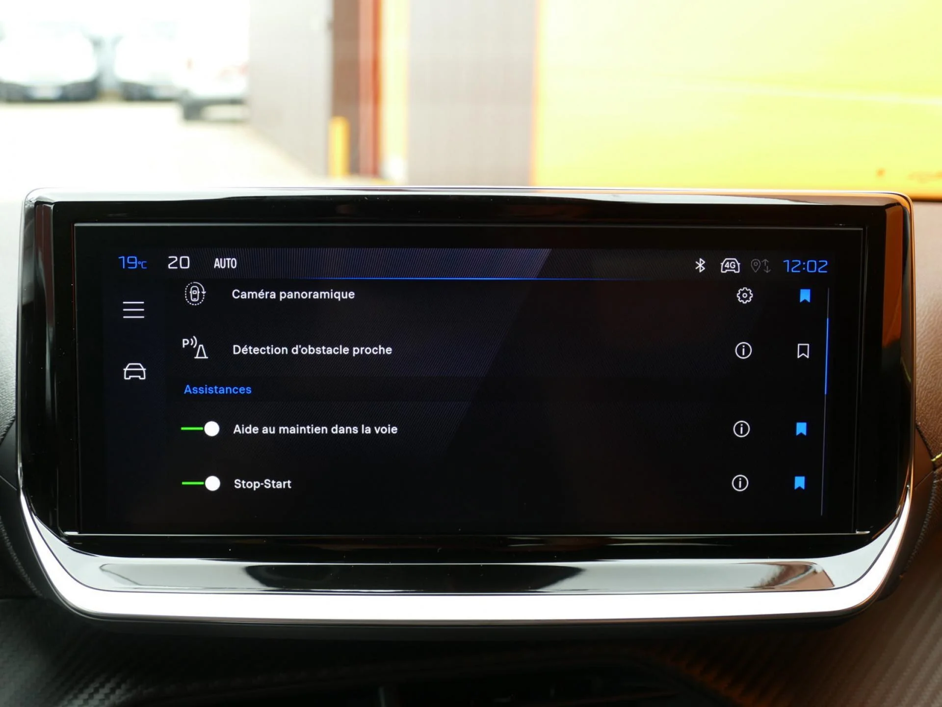 PEUGEOT 2008 - Miniature 11 sur 36 - Cliquer pour voir cette photo