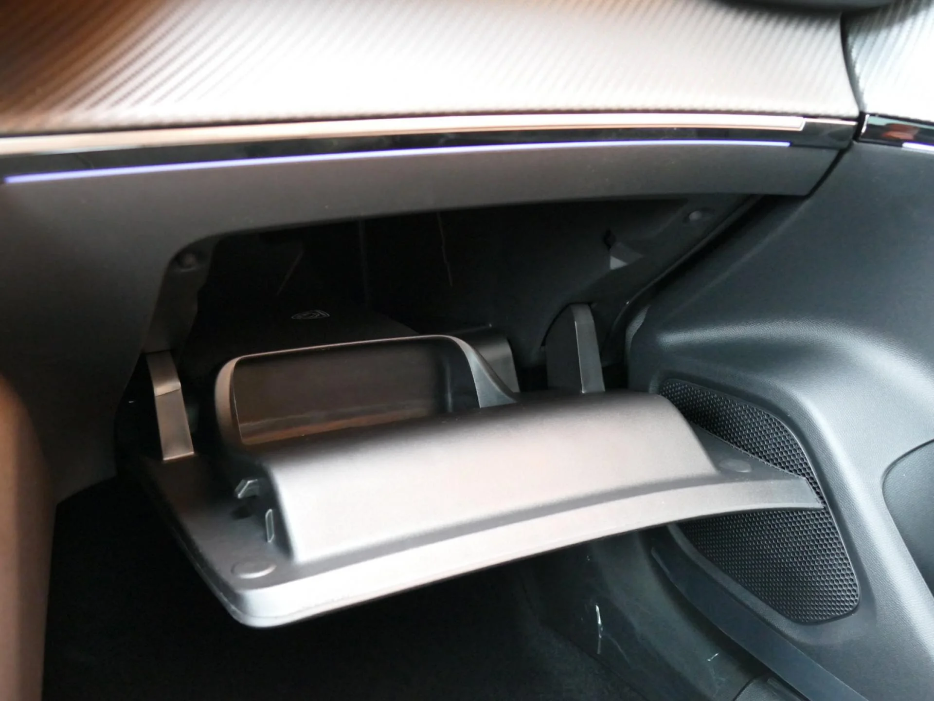 PEUGEOT 2008 - Miniature 25 sur 37 - Cliquer pour voir cette photo